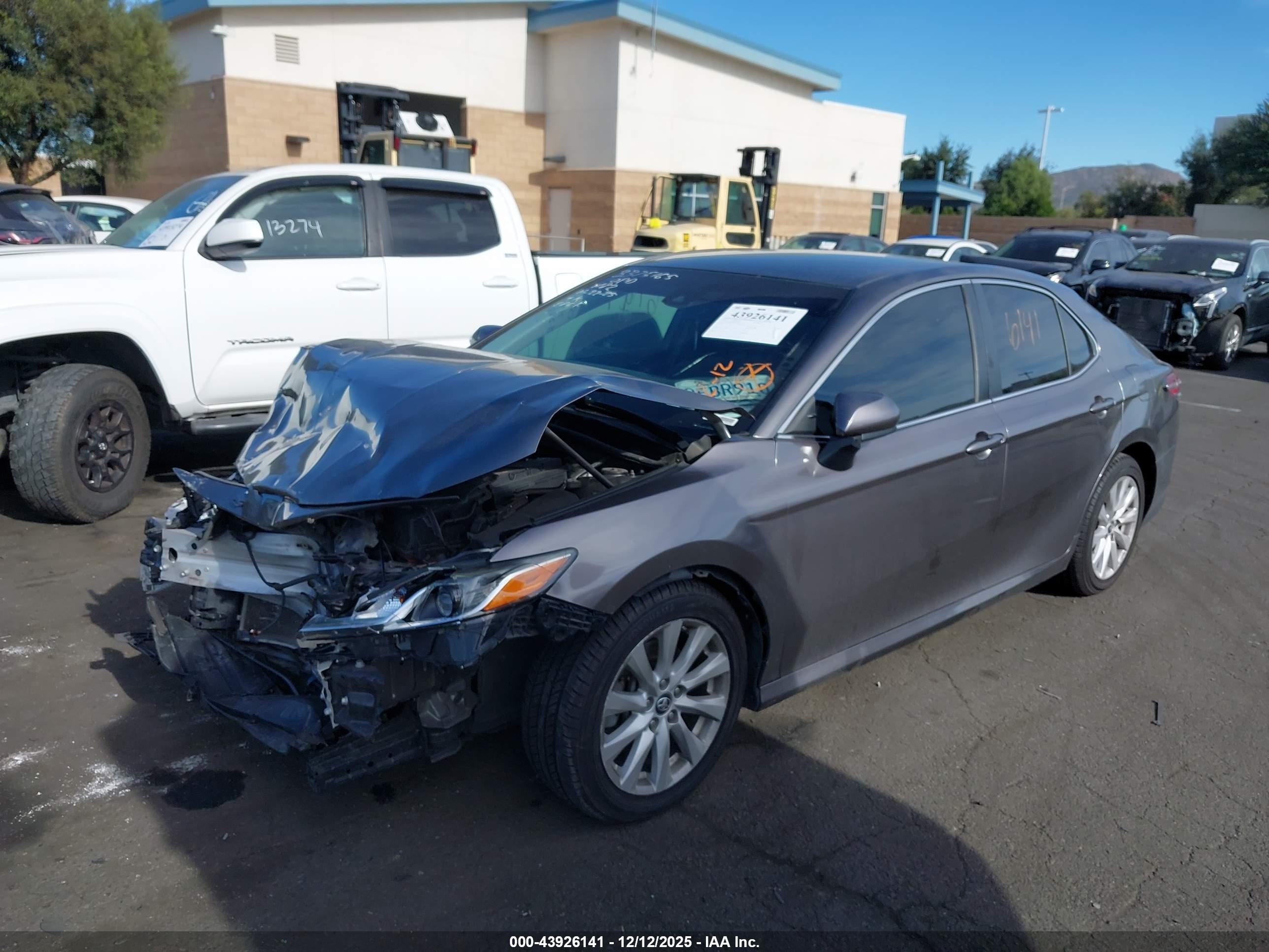 TOYOTA CAMRY image 2