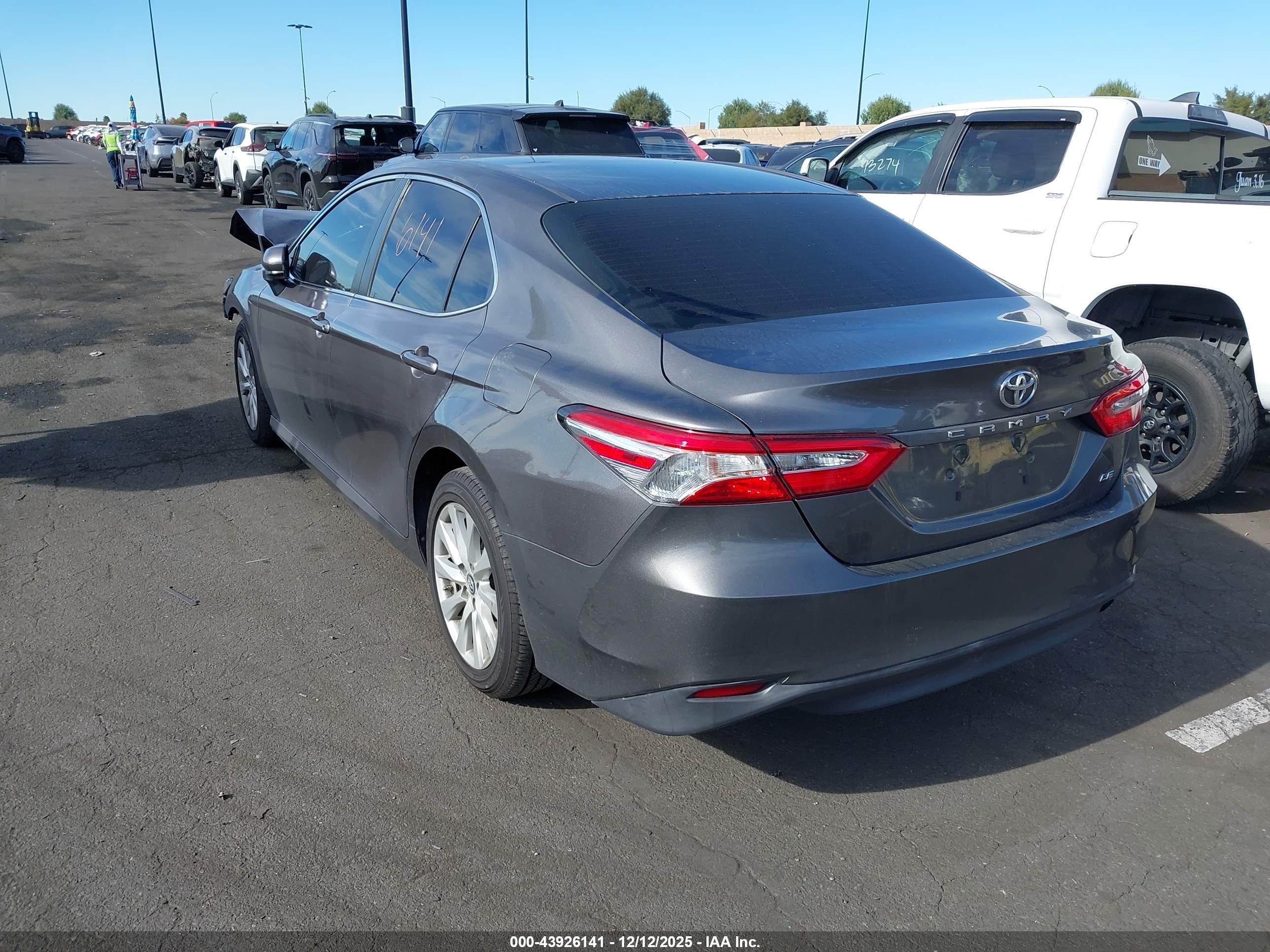 TOYOTA CAMRY image 3