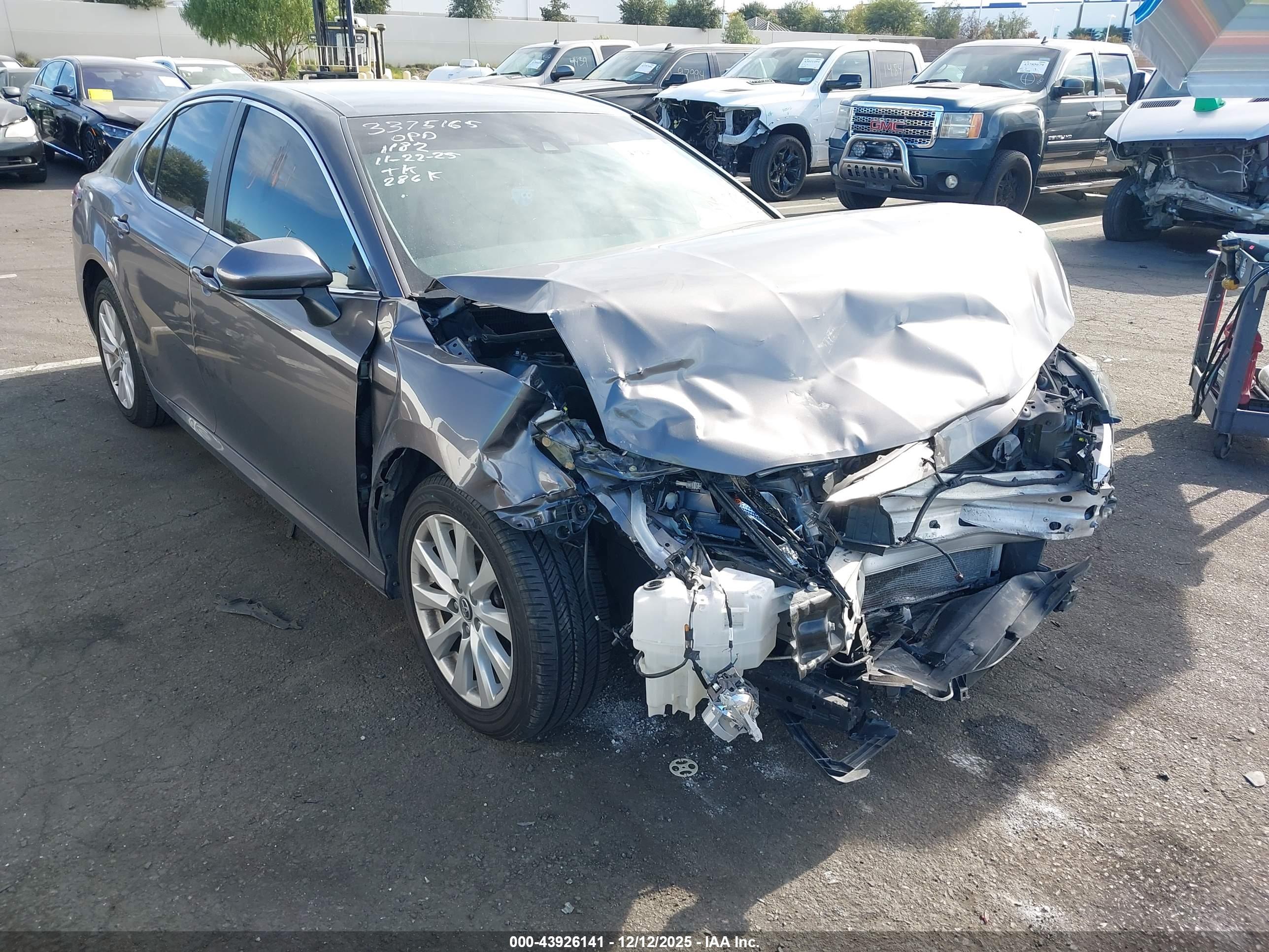 TOYOTA CAMRY image 6