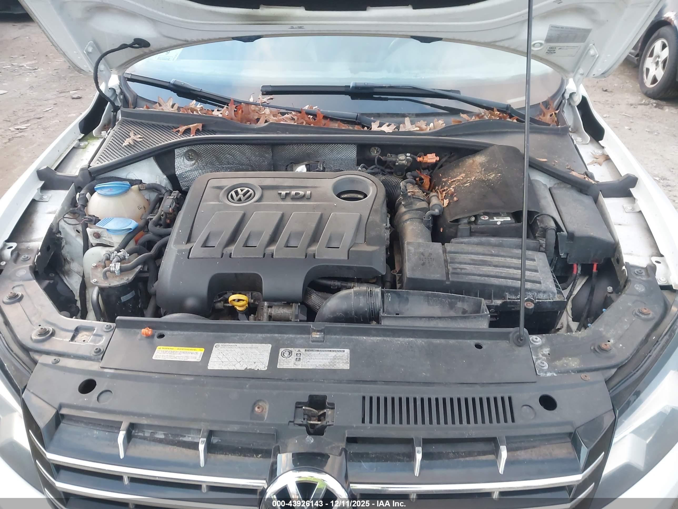 VOLKSWAGEN PASSAT image 10