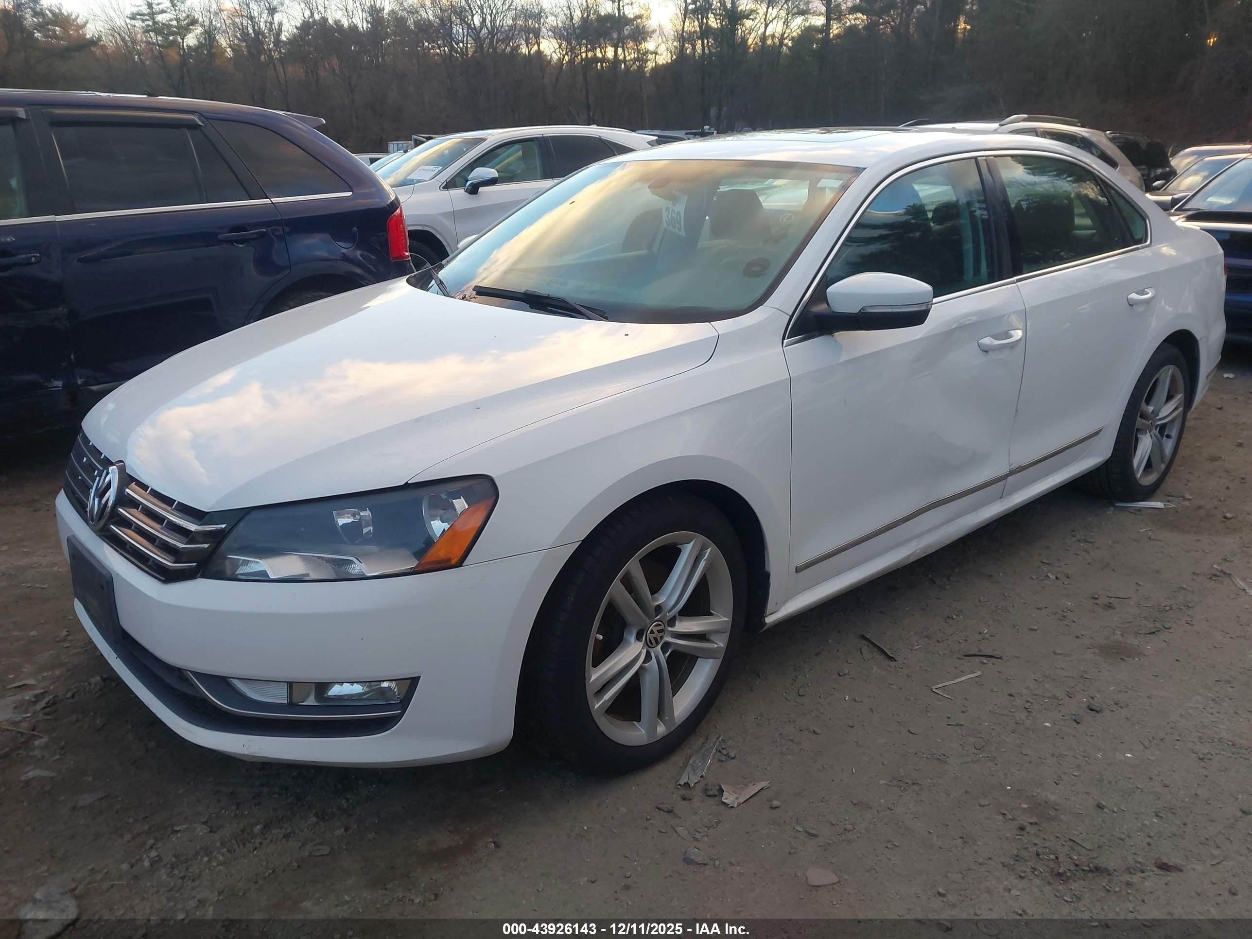 VOLKSWAGEN PASSAT image 2
