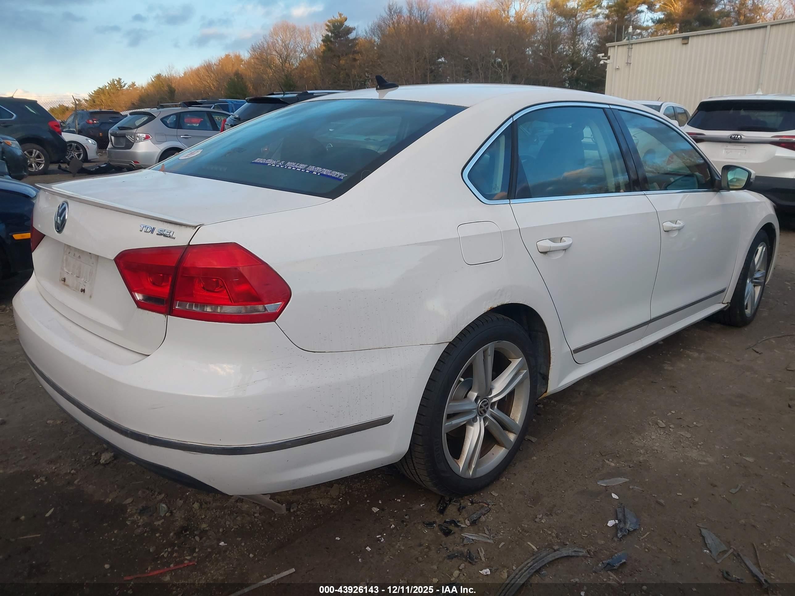 VOLKSWAGEN PASSAT image 4