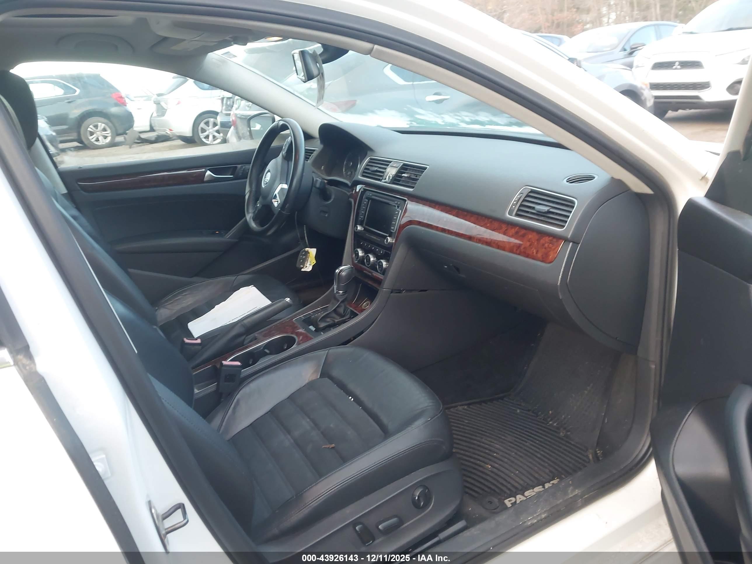 VOLKSWAGEN PASSAT image 5