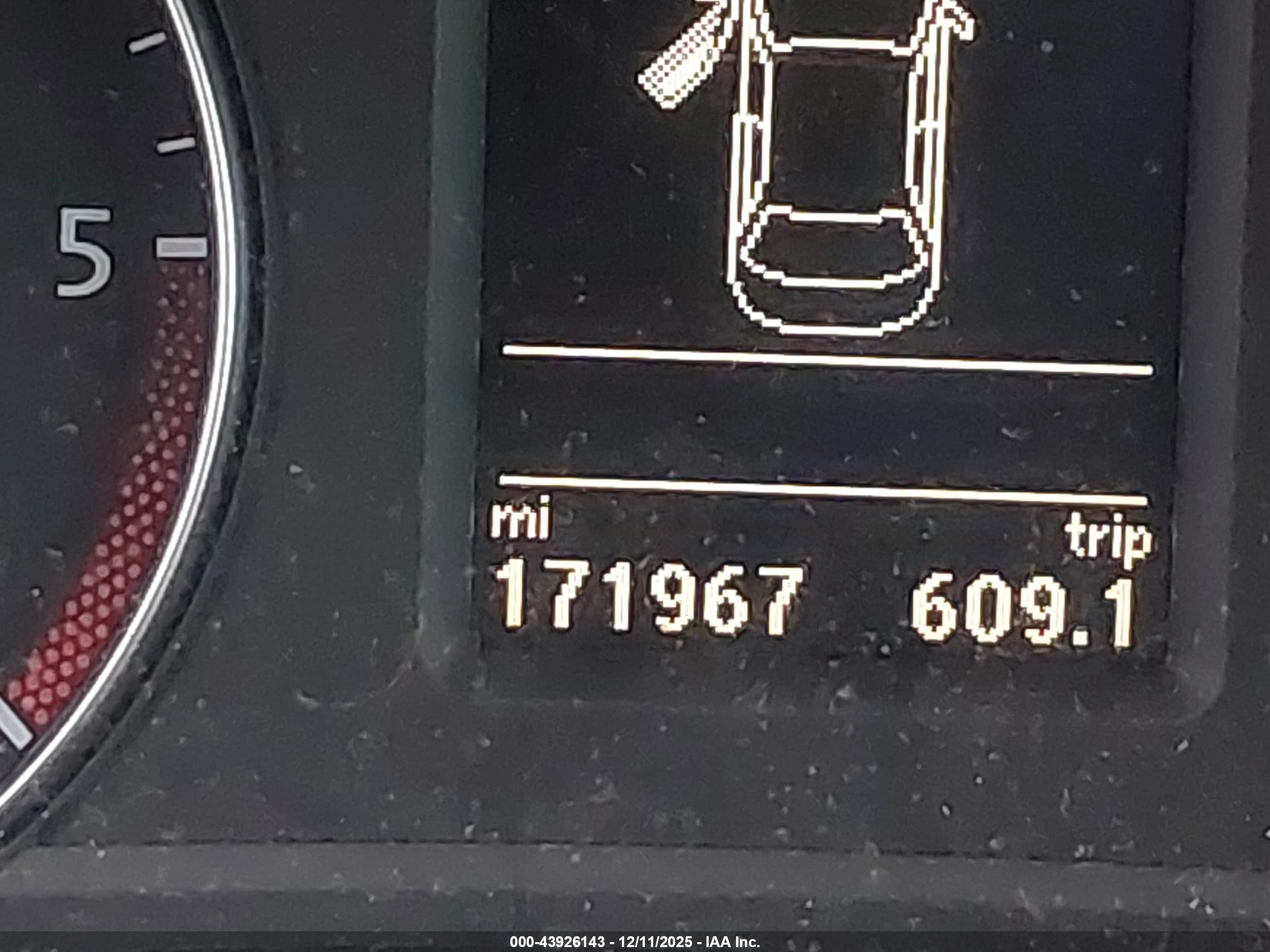 VOLKSWAGEN PASSAT image 7