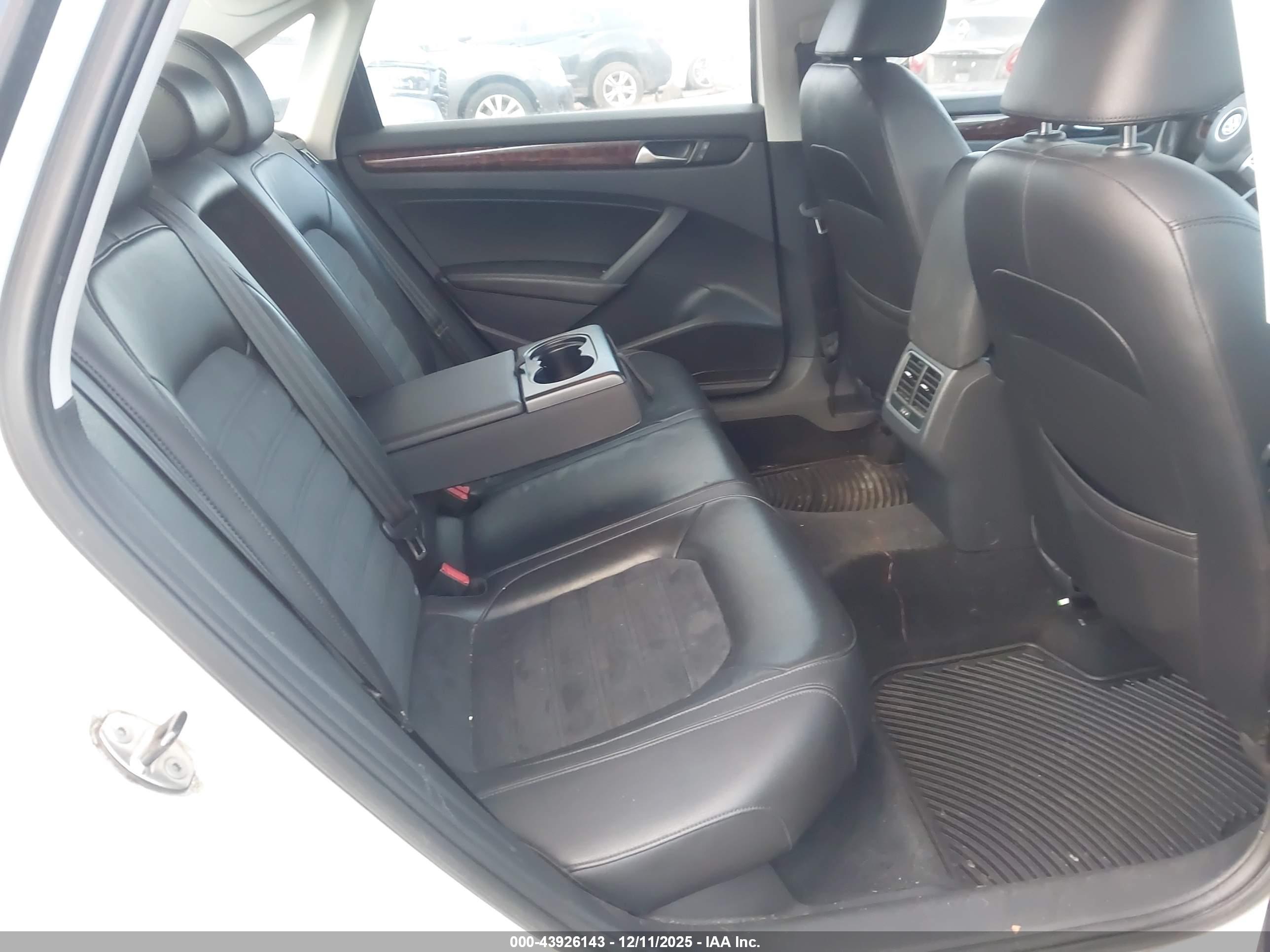 VOLKSWAGEN PASSAT image 8
