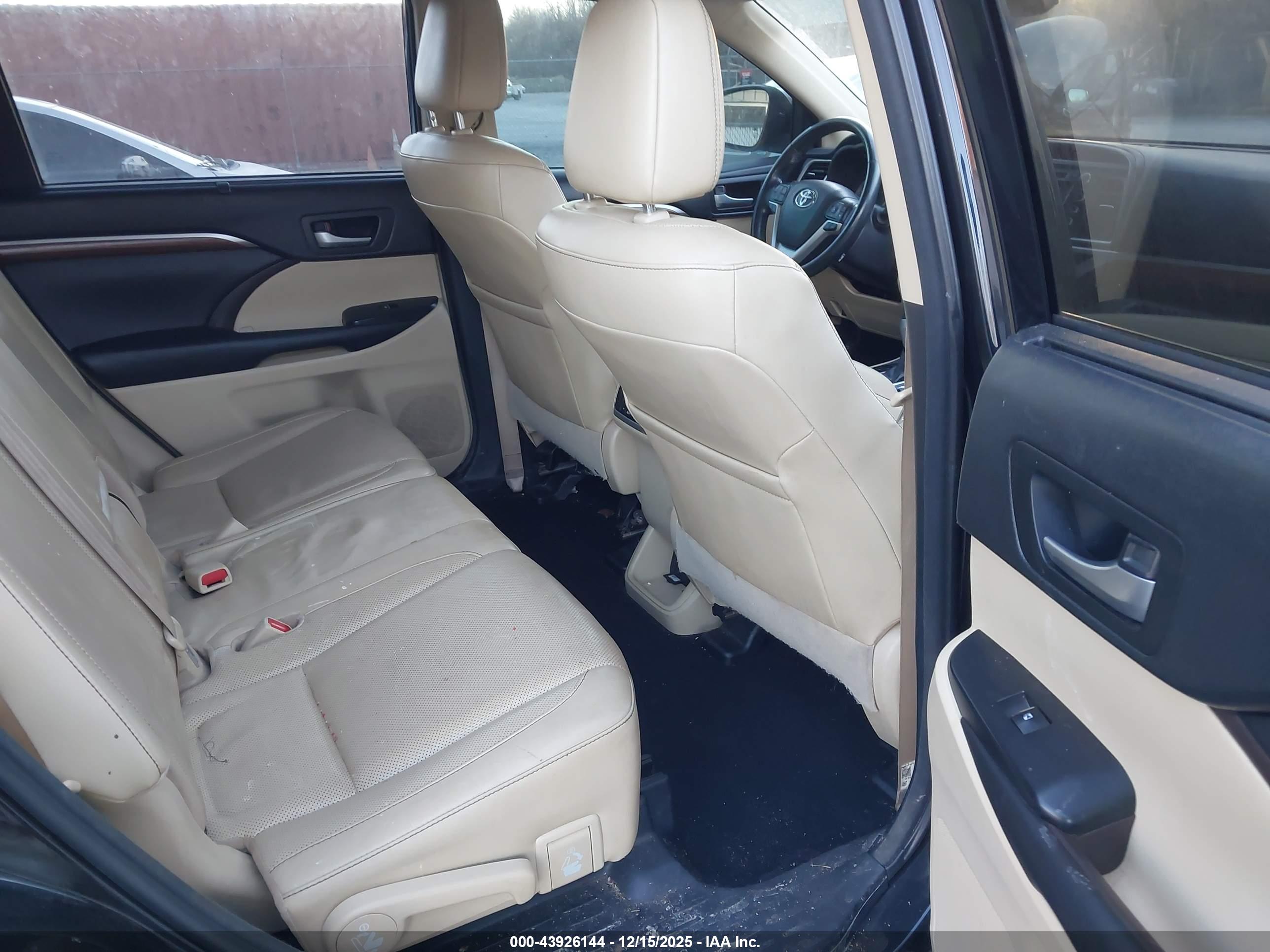 TOYOTA HIGHLANDER image 8