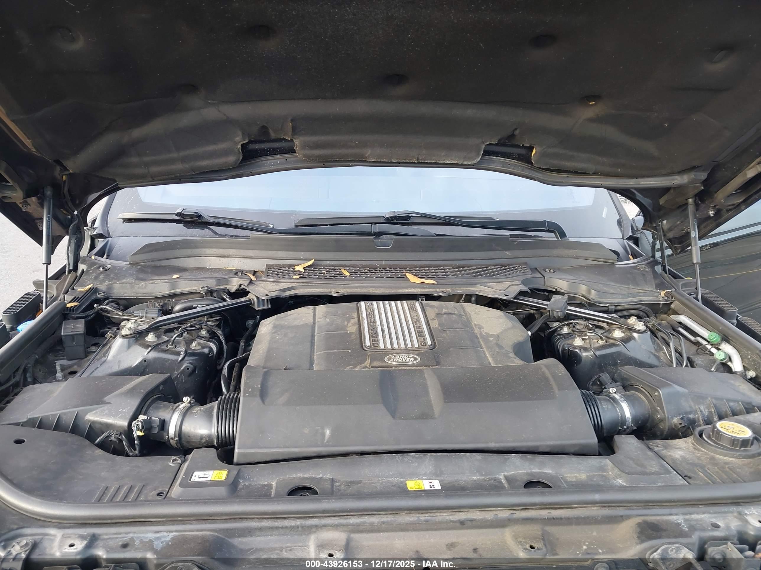 LAND ROVER image 10
