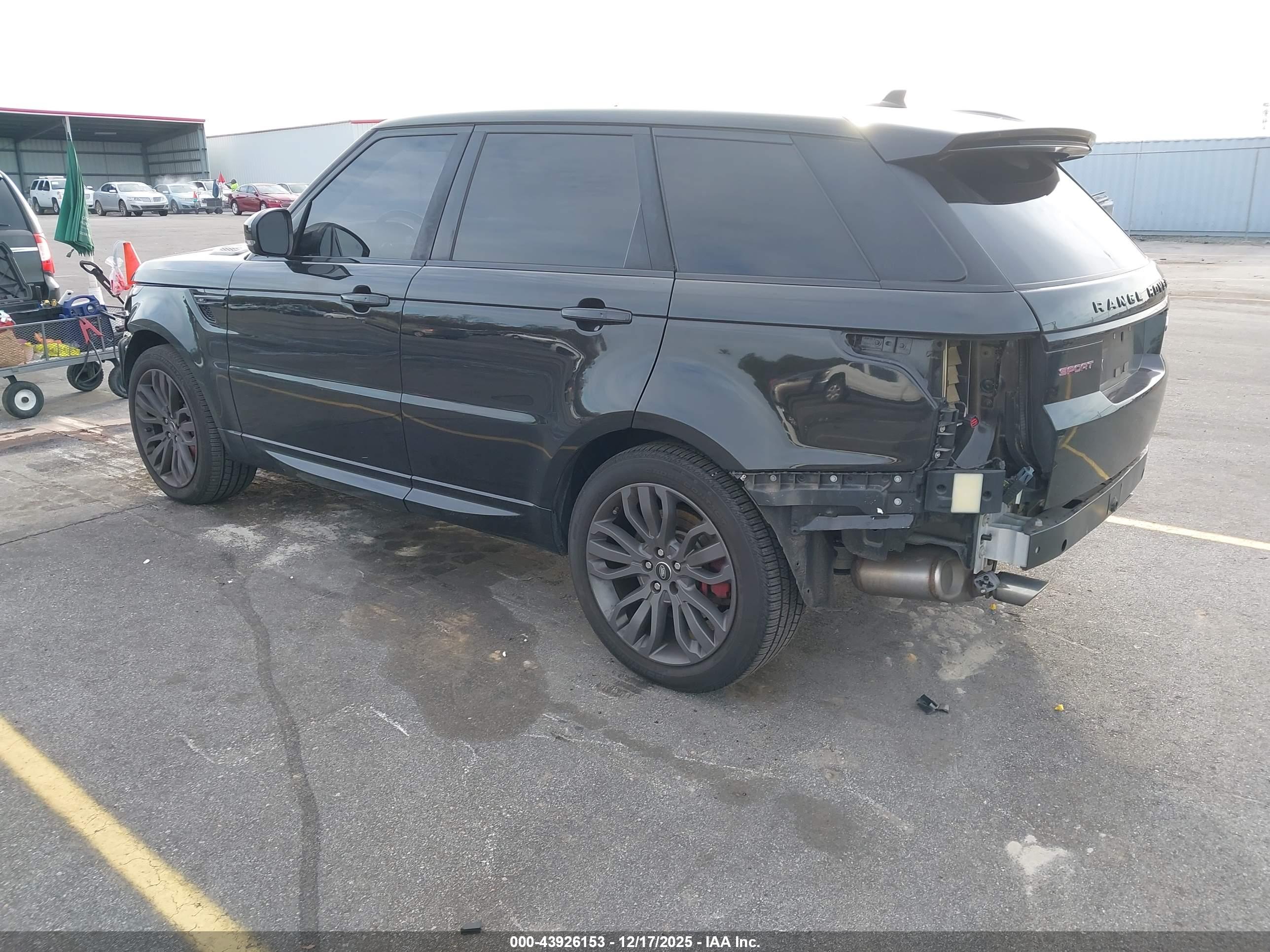 LAND ROVER image 3