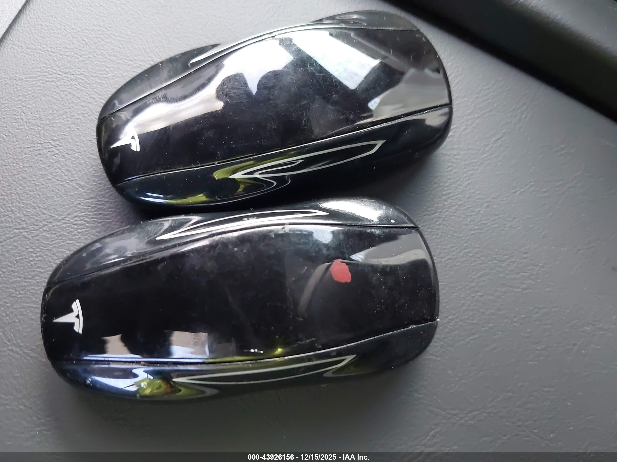 TESLA MODEL image 11