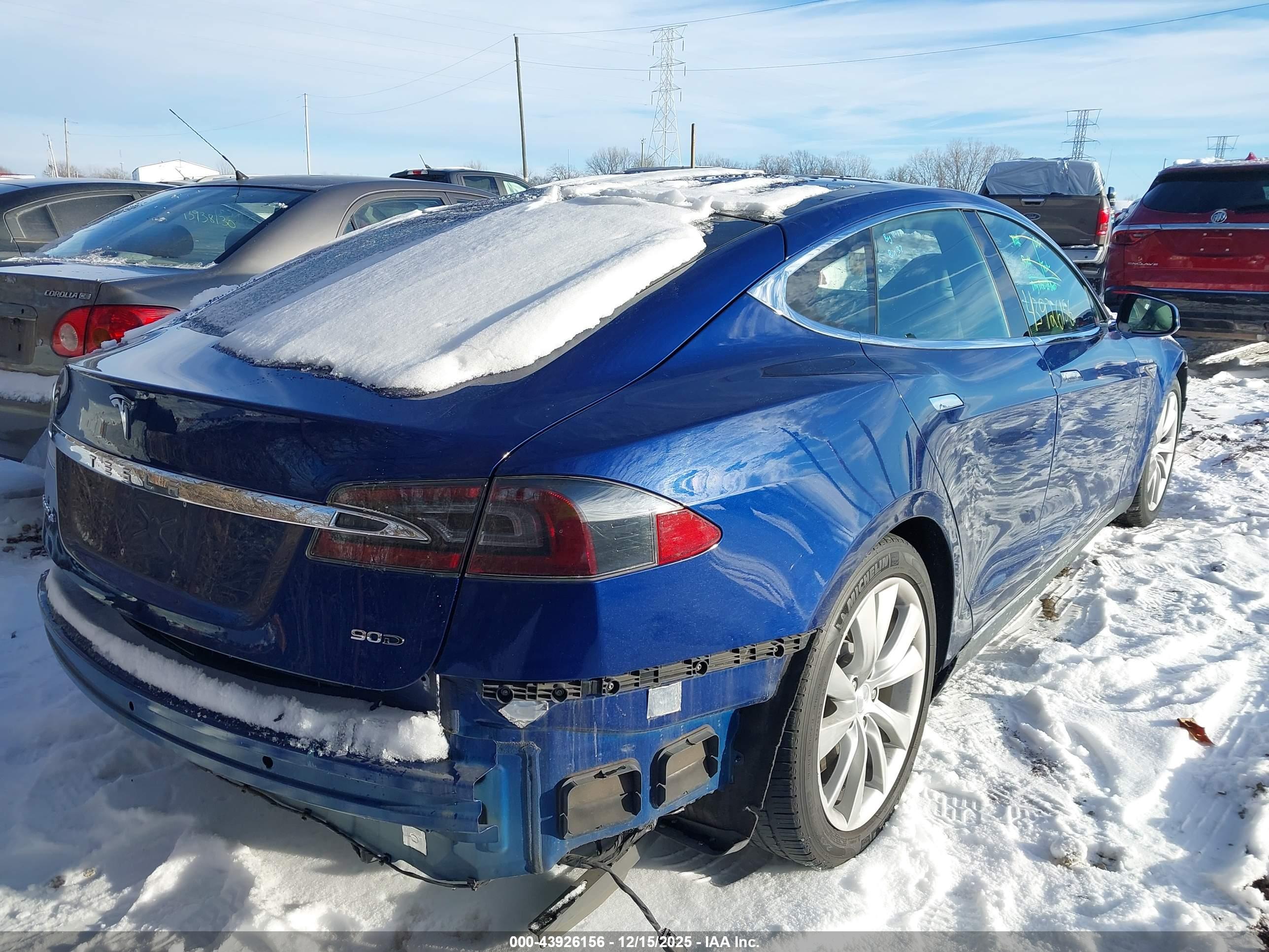 TESLA MODEL image 4