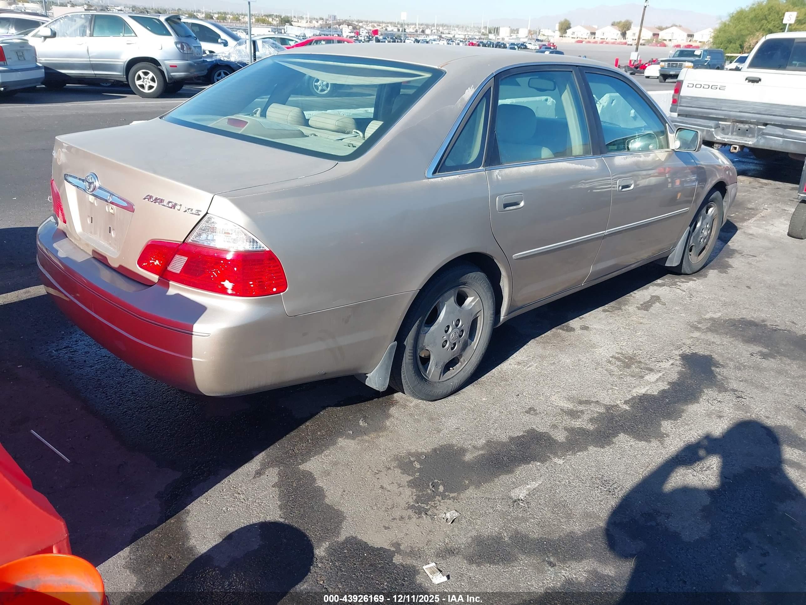 TOYOTA AVALON image 4
