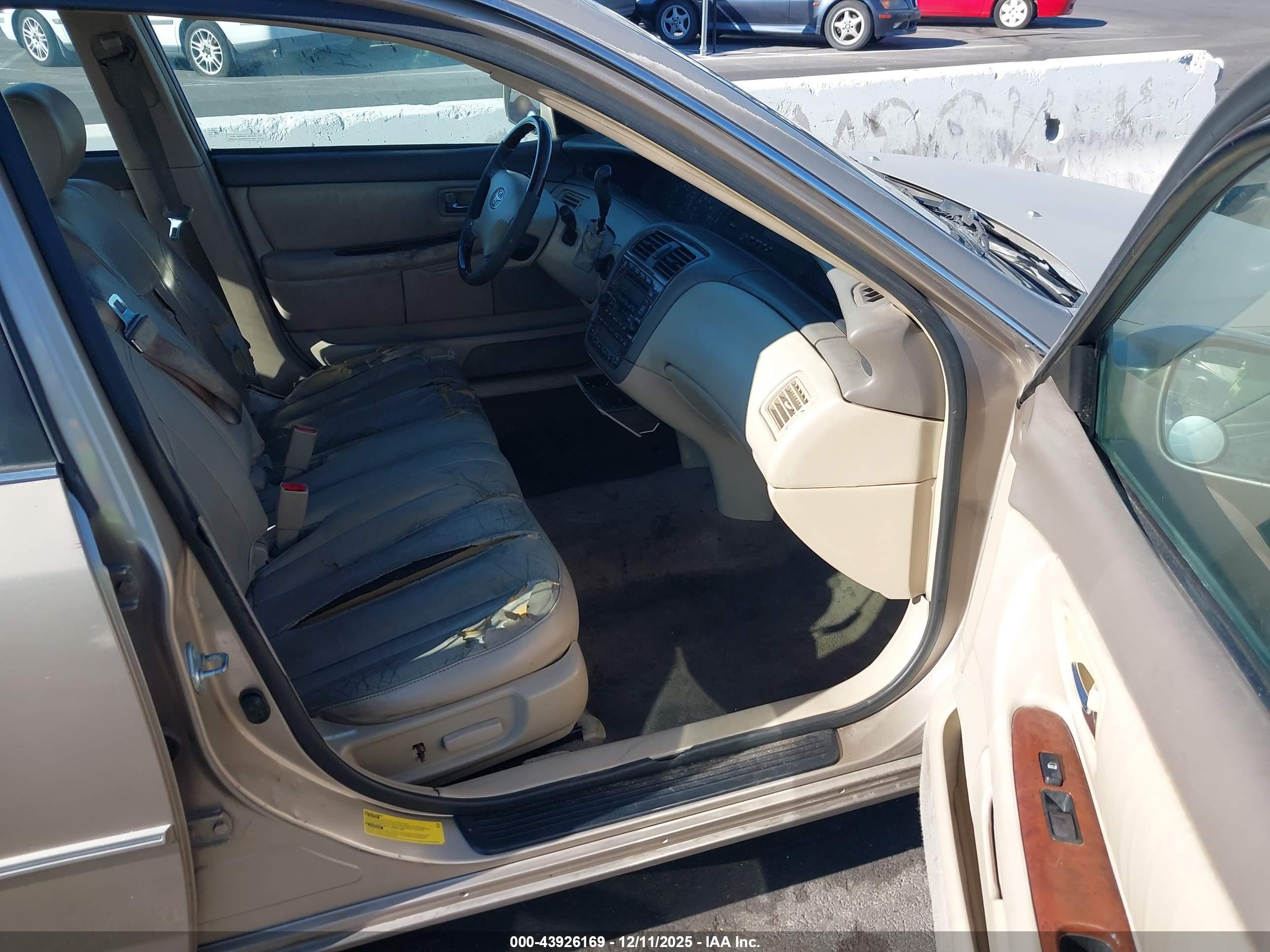 TOYOTA AVALON image 5