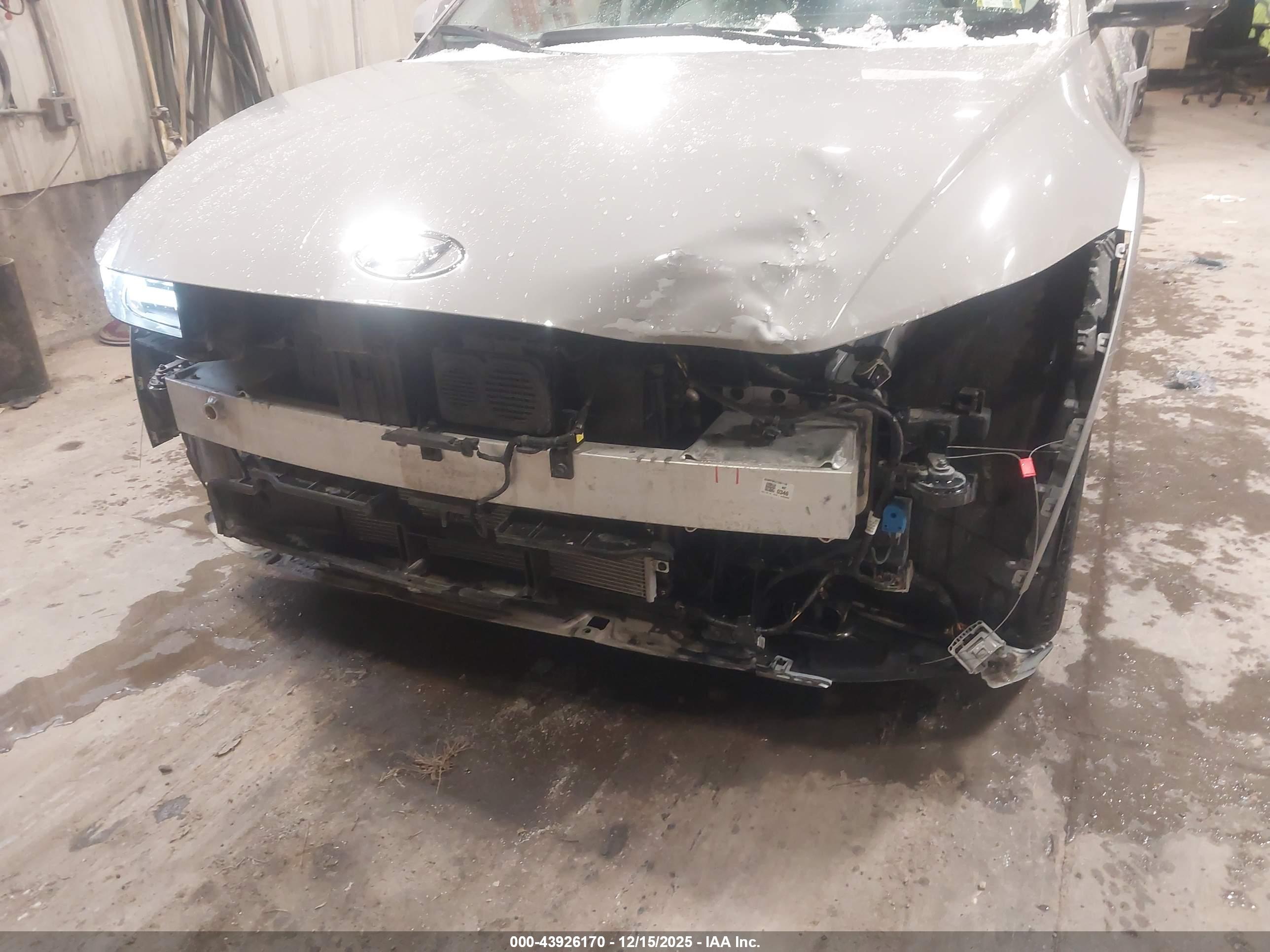 HYUNDAI IONIQ image 6