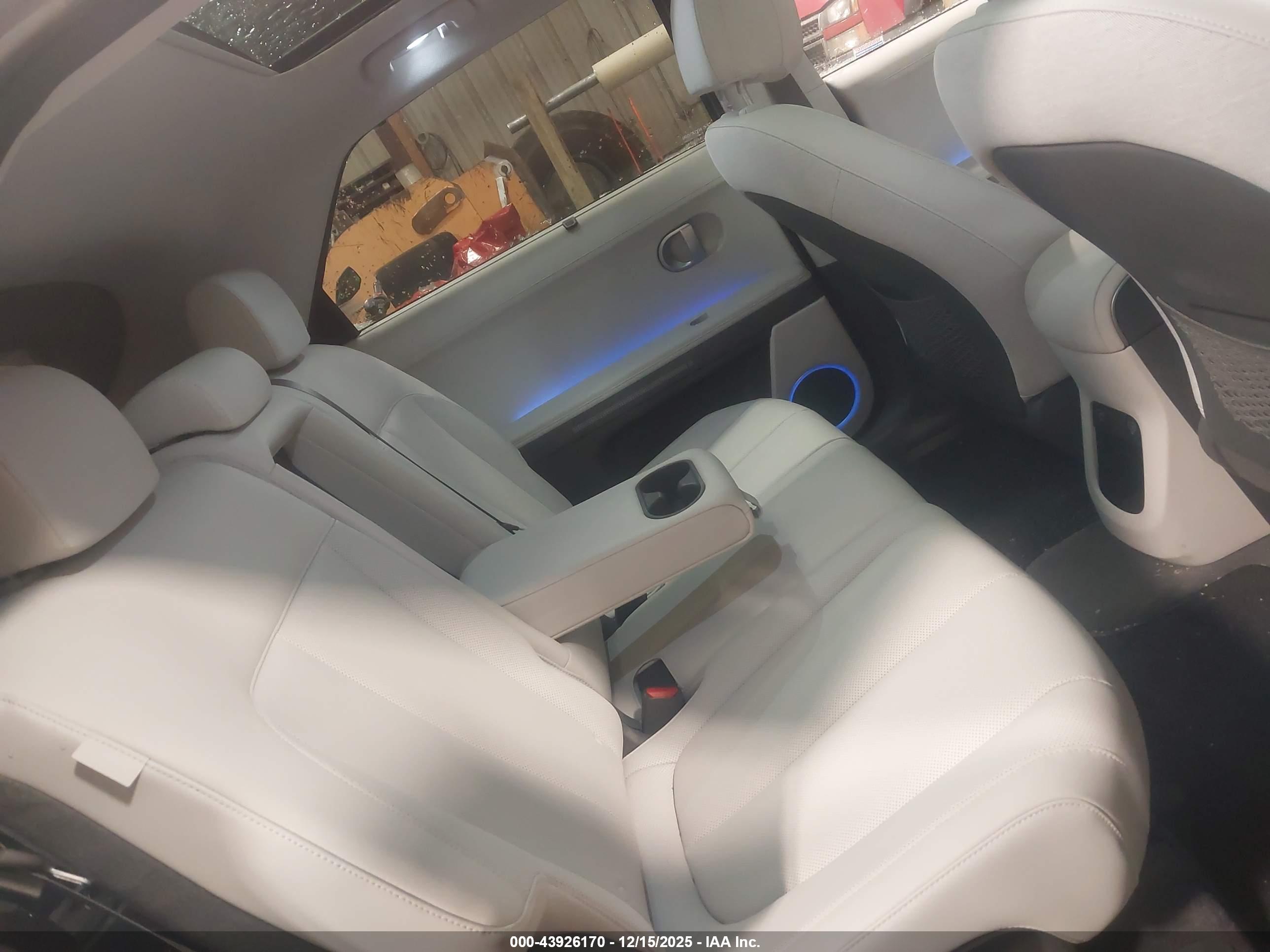 HYUNDAI IONIQ image 8