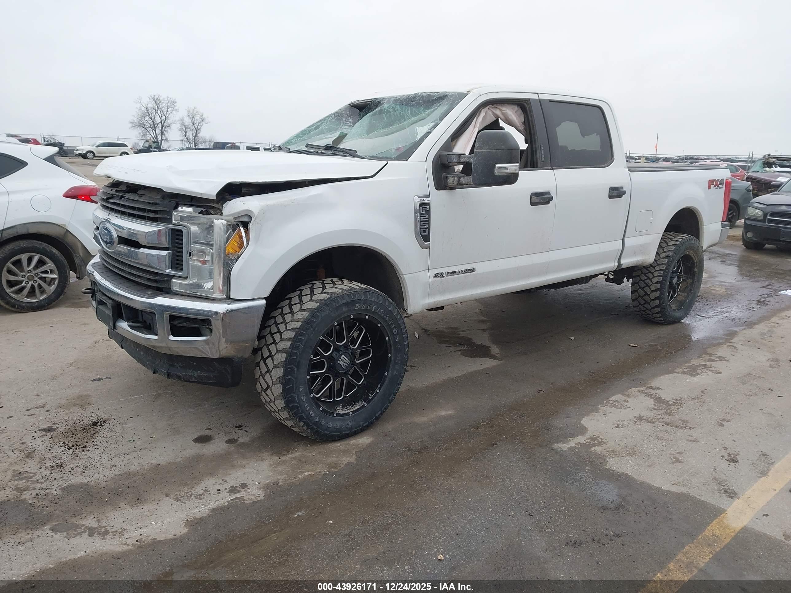 FORD F-250 image 2