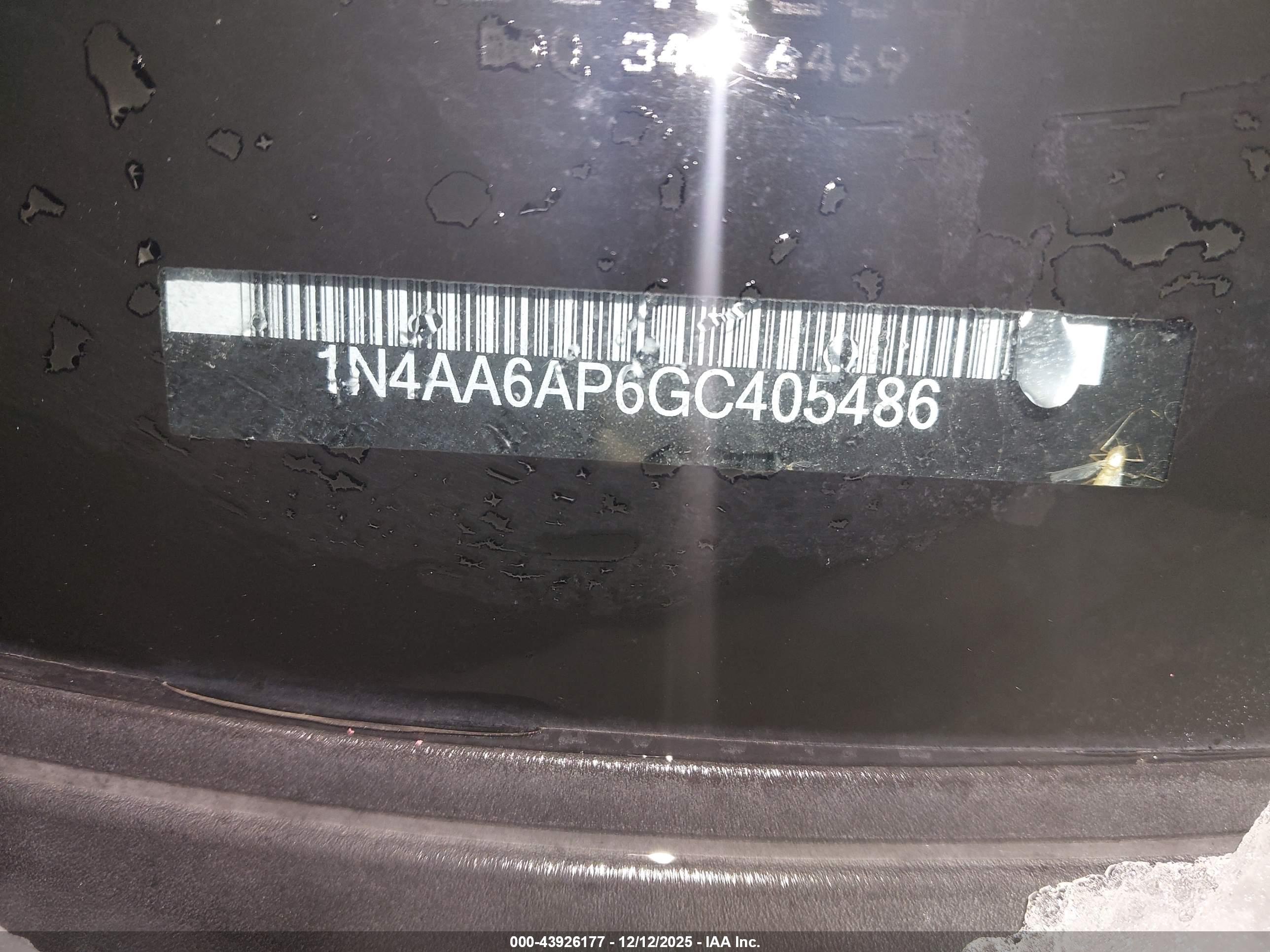NISSAN MAXIMA image 9