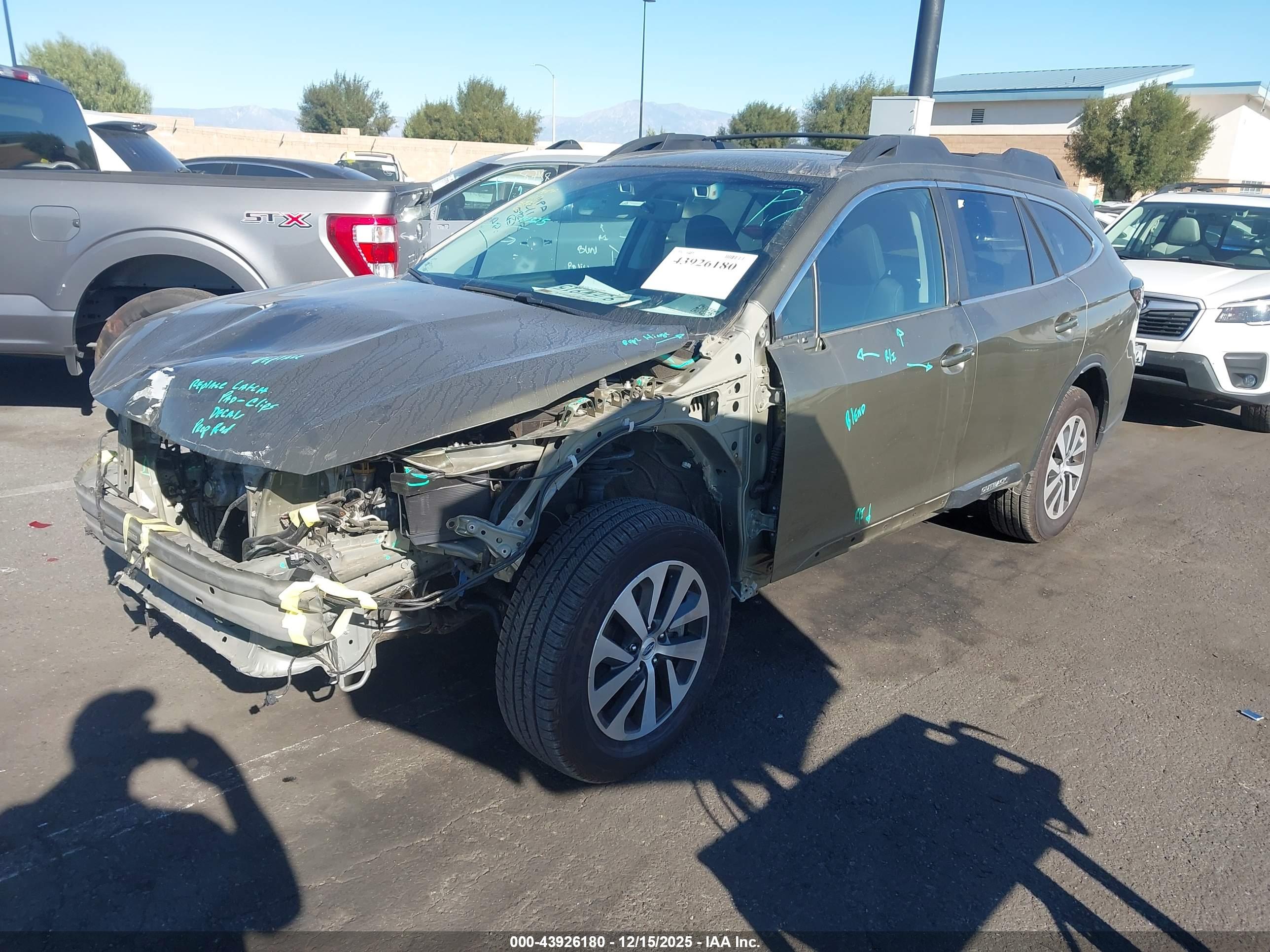 SUBARU OUTBACK image 2