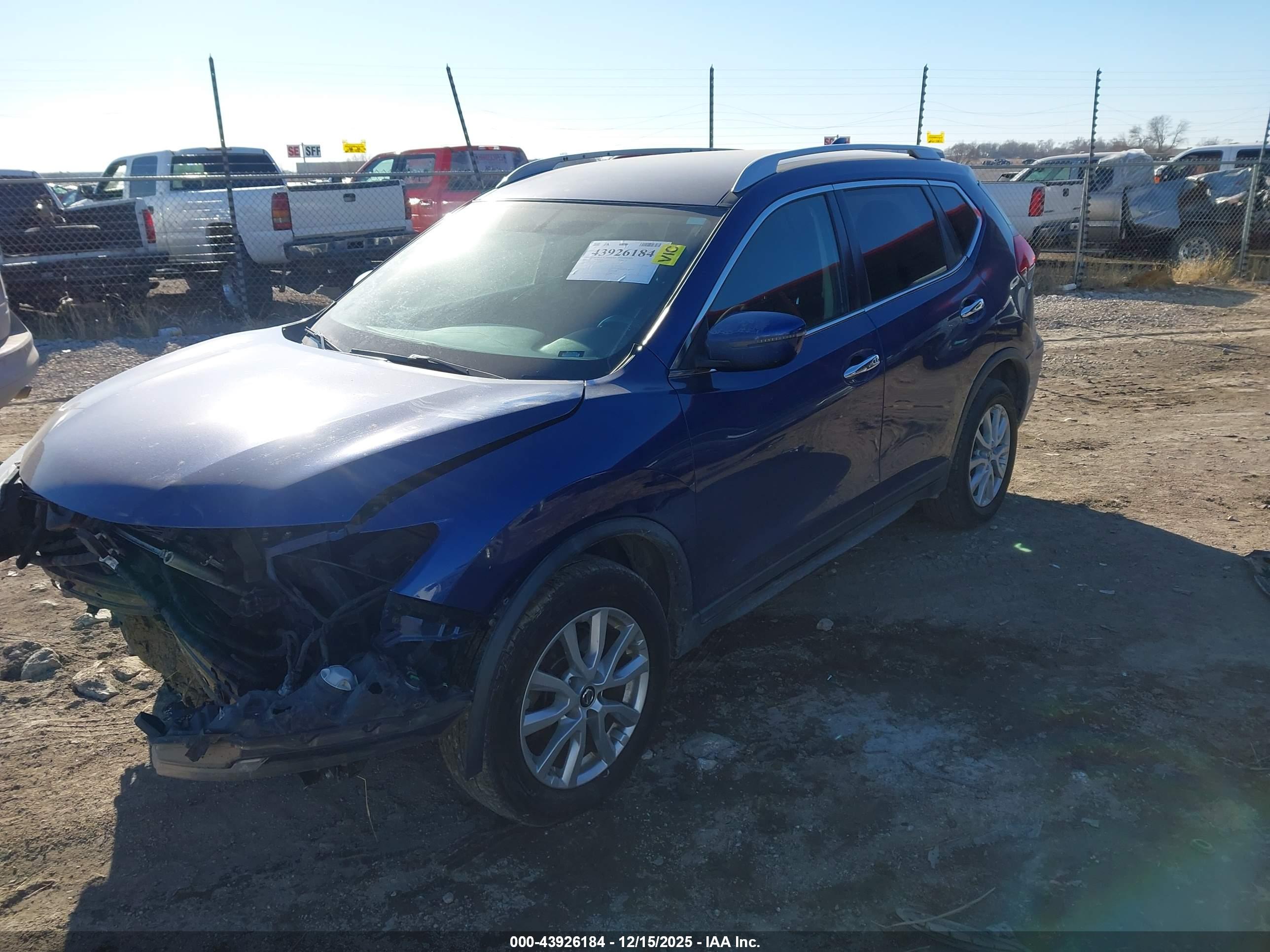 NISSAN ROGUE image 2