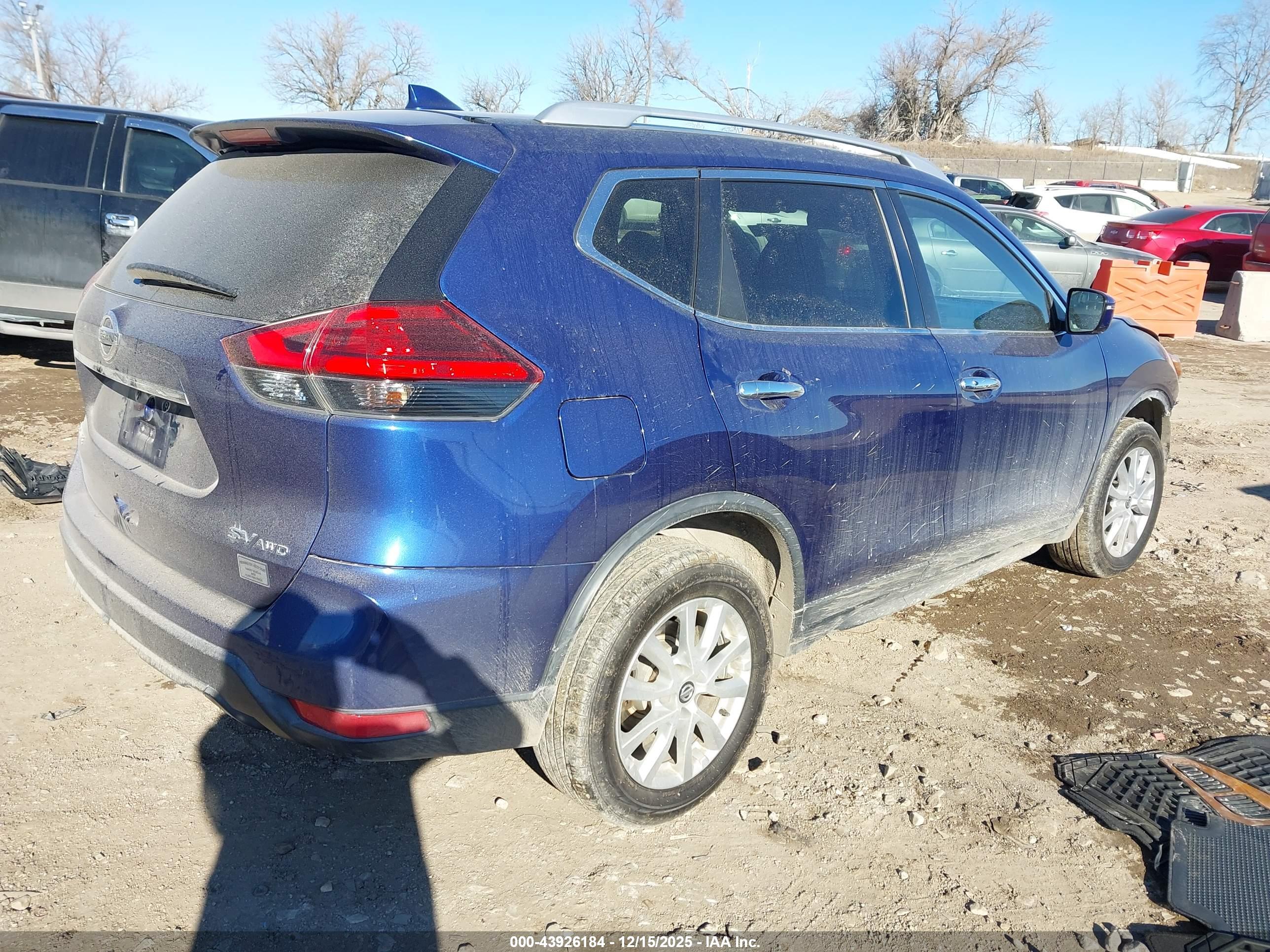 NISSAN ROGUE image 4