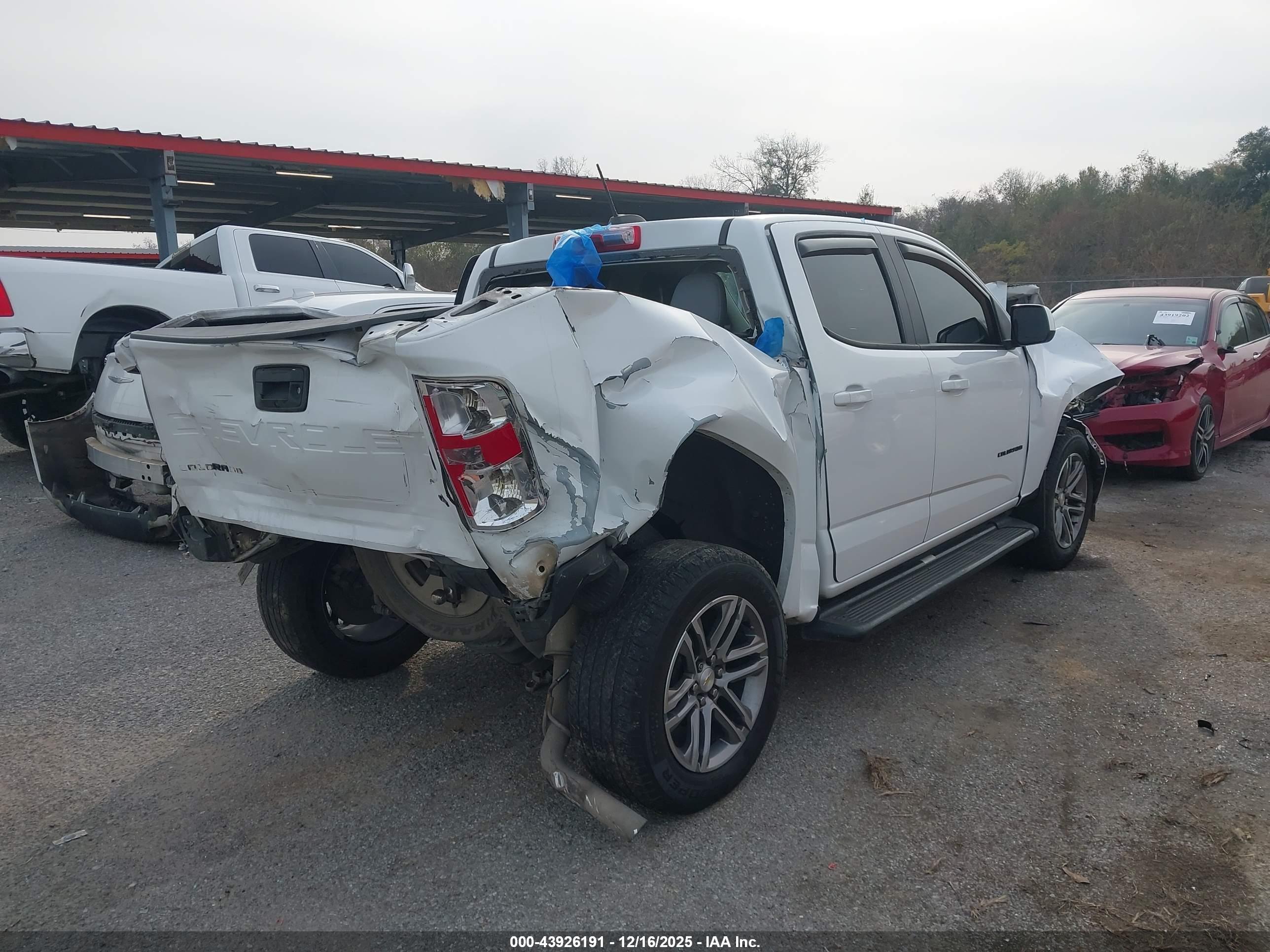 CHEVROLET COLORADO image 4