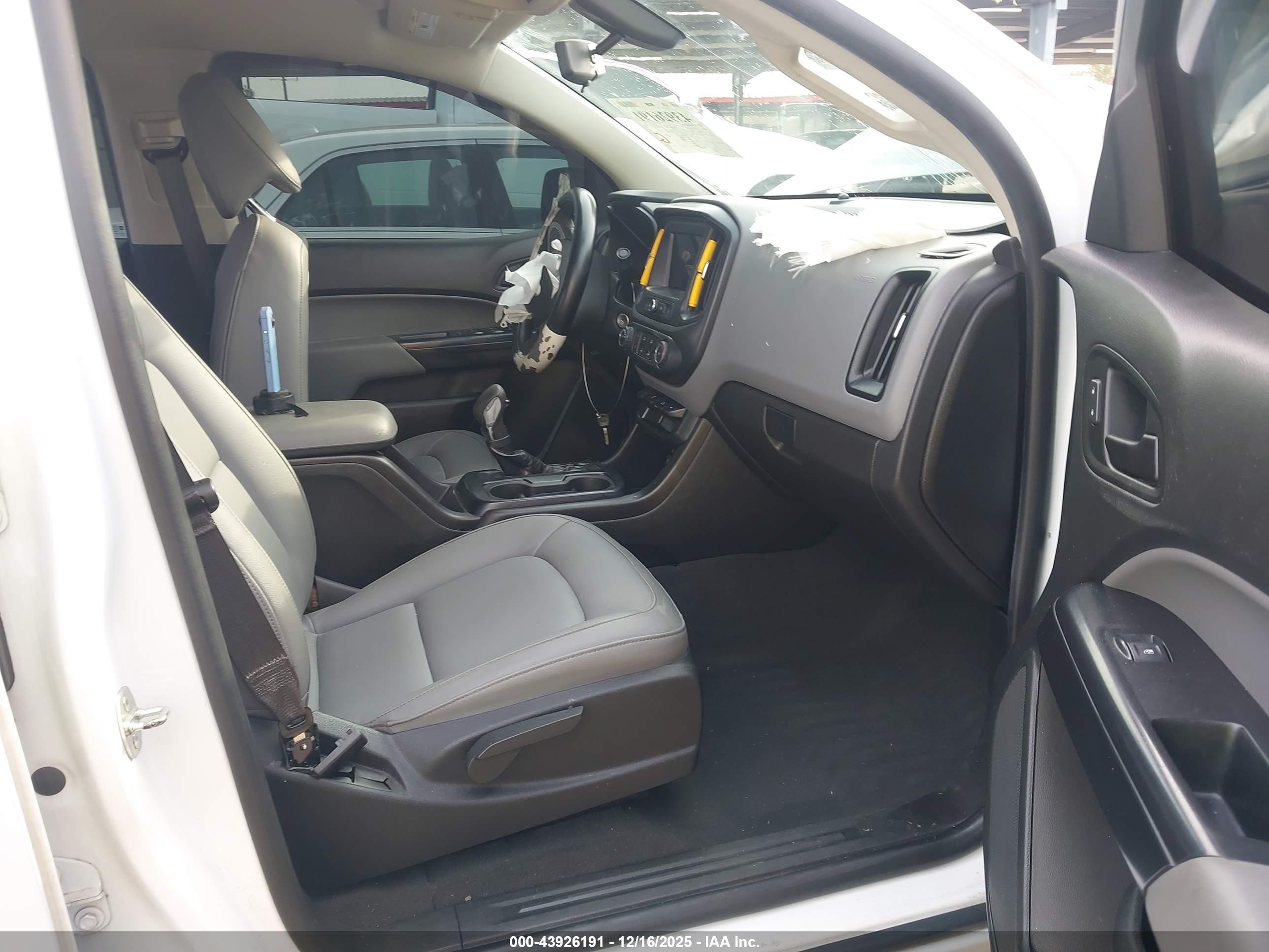 CHEVROLET COLORADO image 5