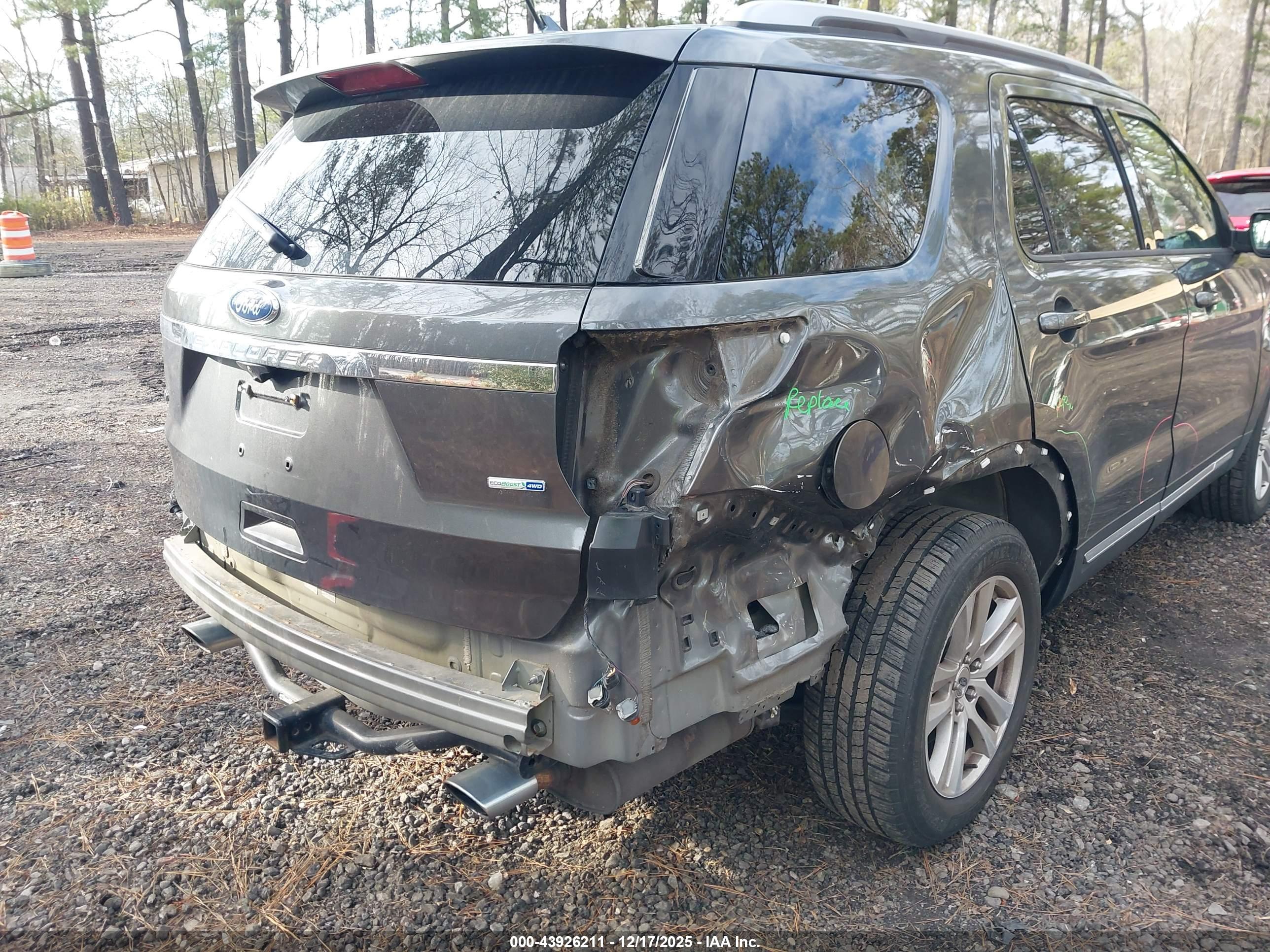 FORD EXPLORER image 6
