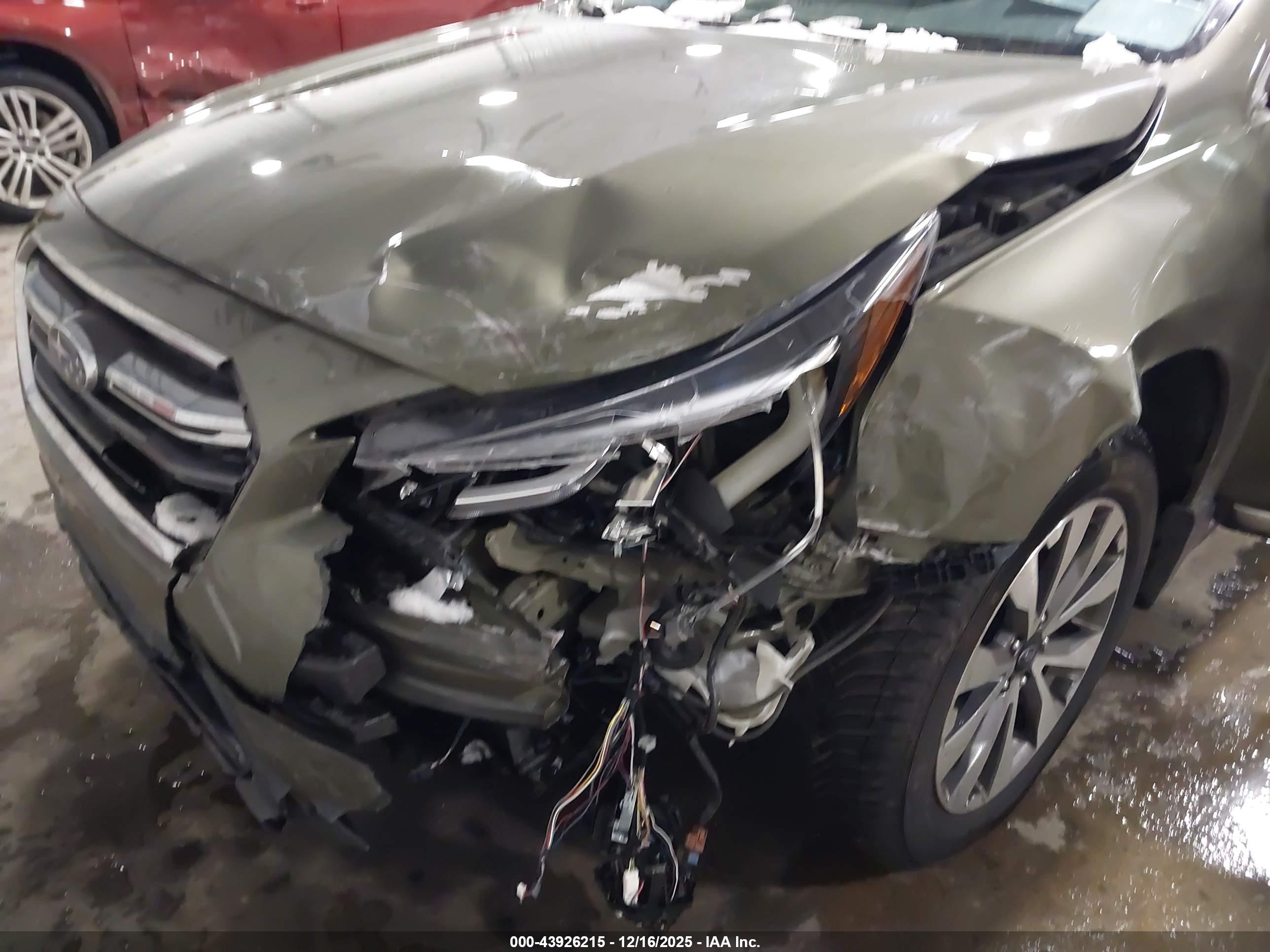 SUBARU OUTBACK image 6