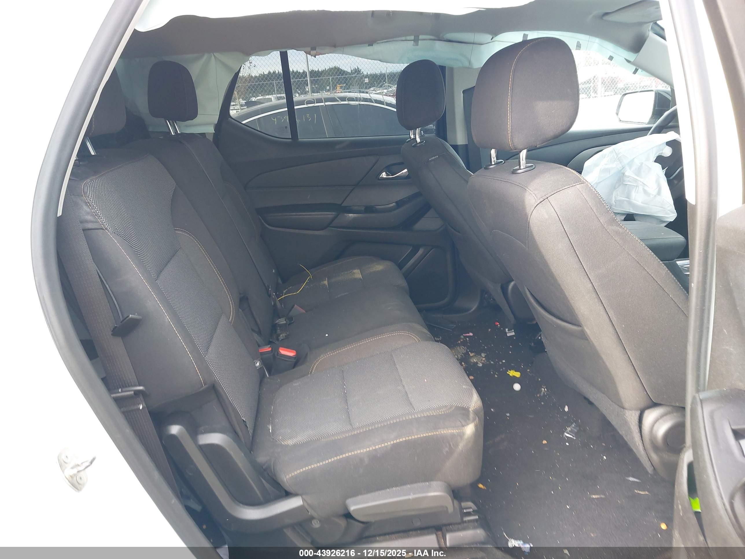 CHEVROLET TRAVERSE image 8
