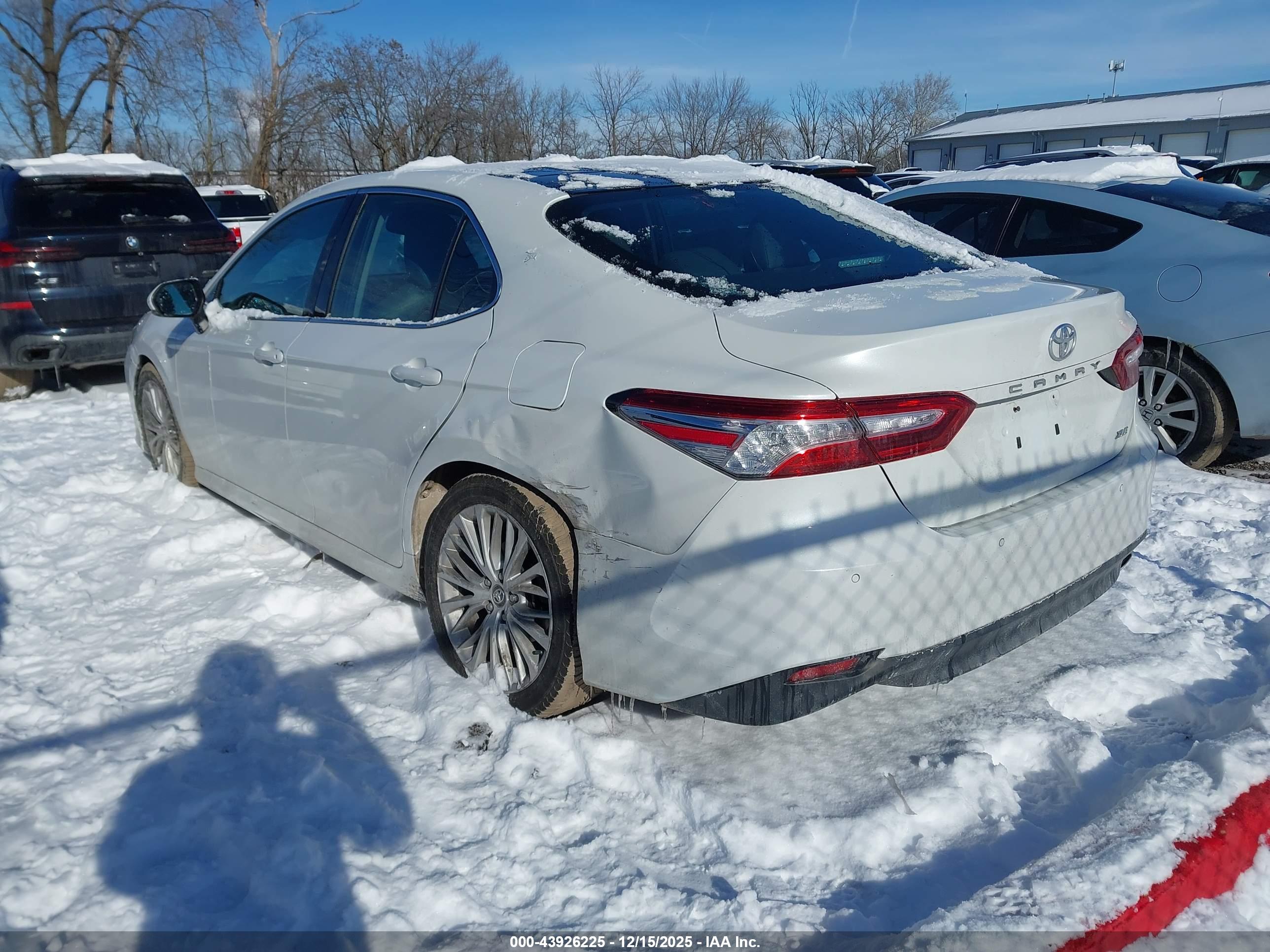 TOYOTA CAMRY image 3