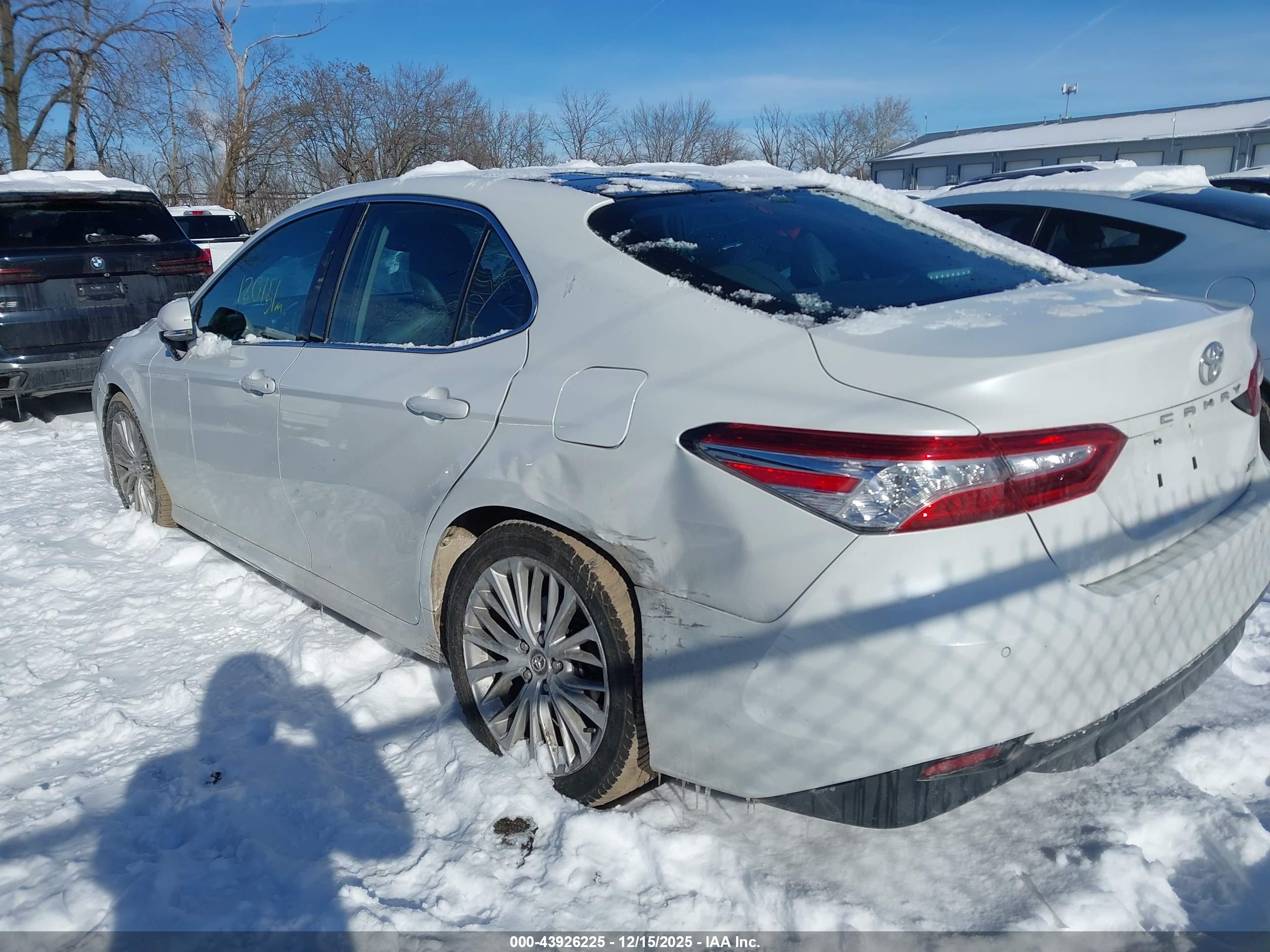 TOYOTA CAMRY image 6