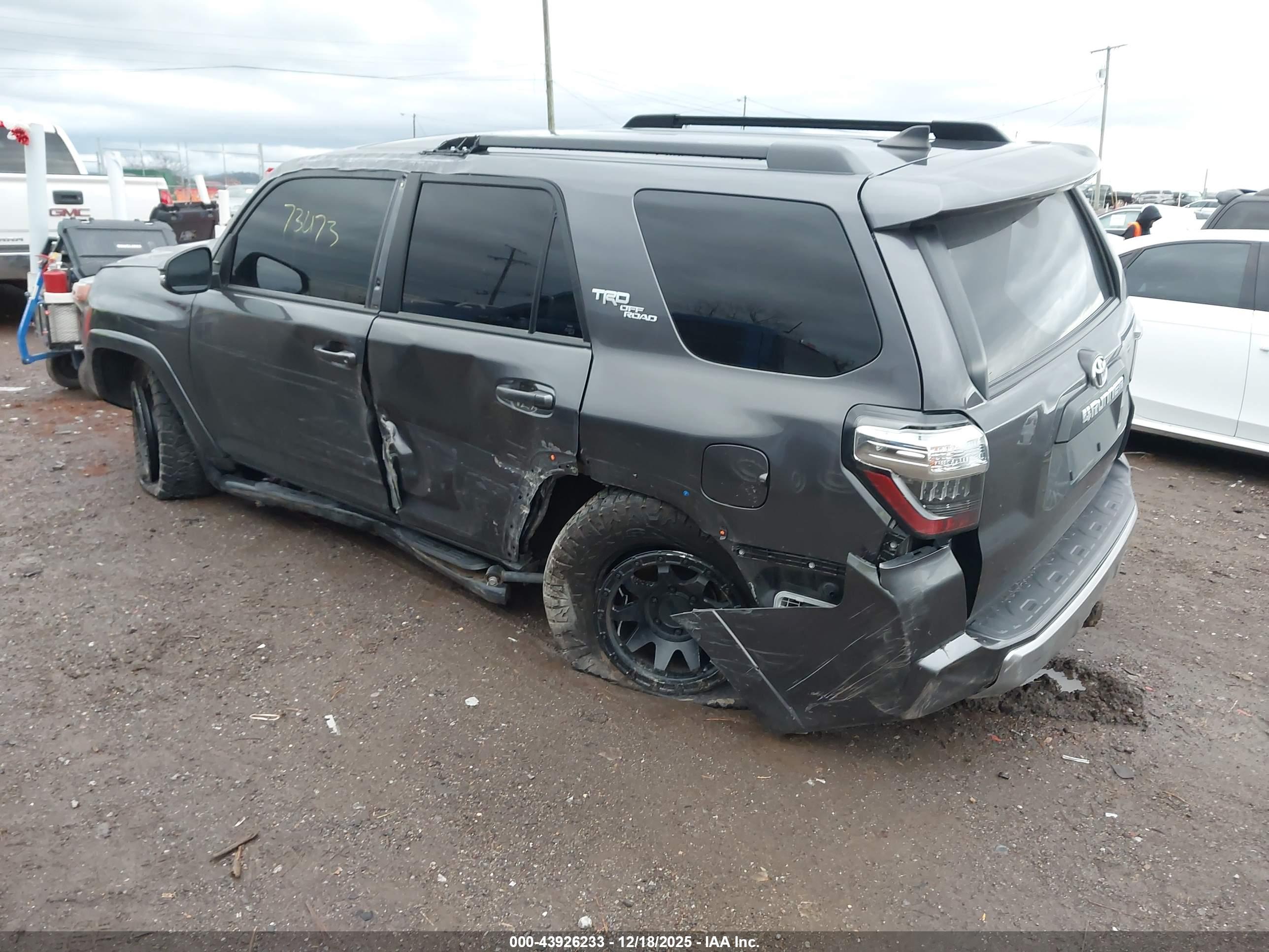 TOYOTA 4RUNNER image 3