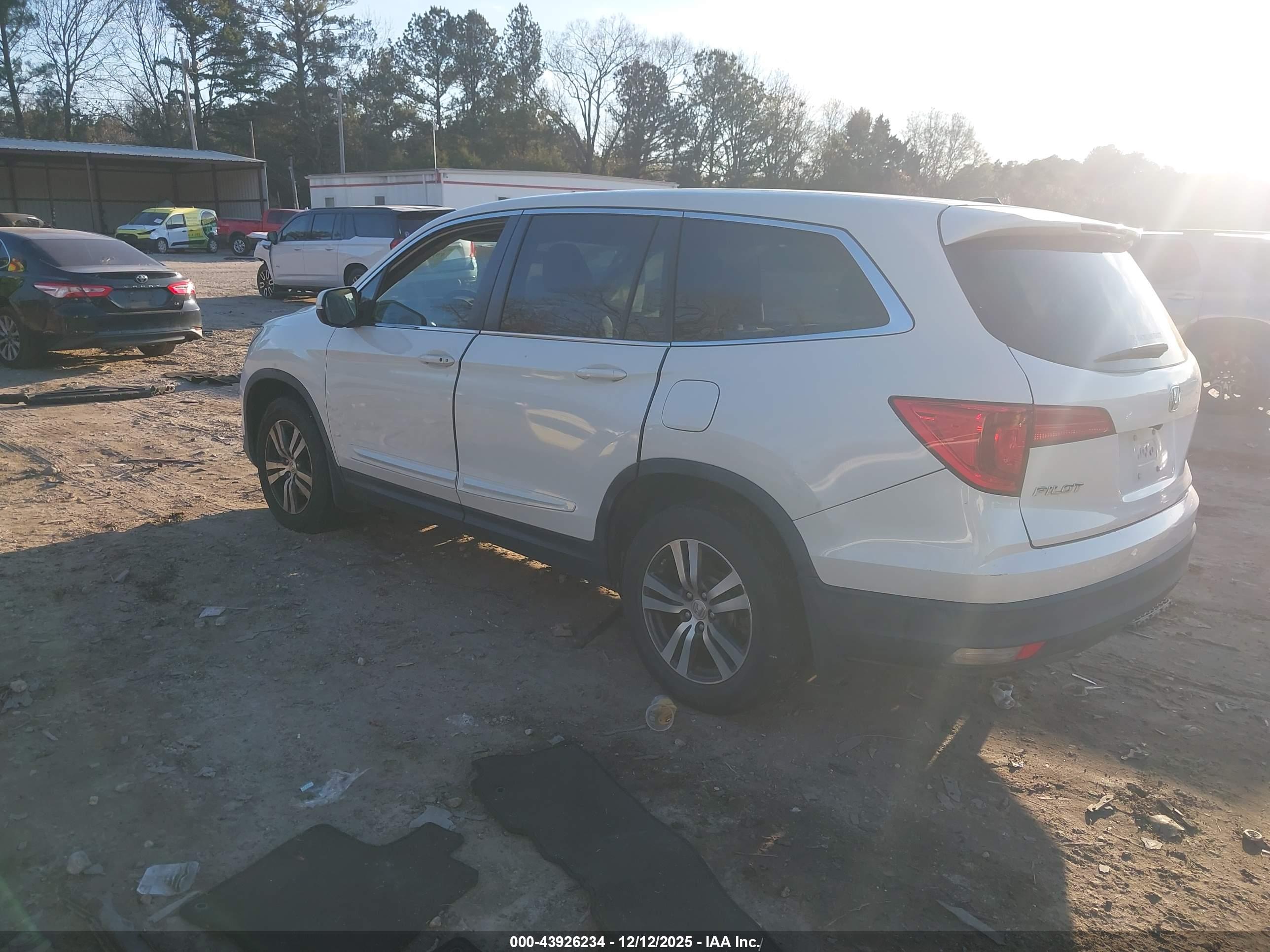HONDA PILOT image 3