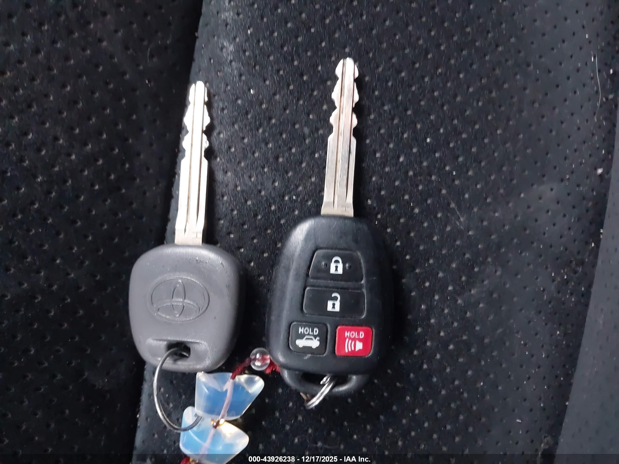 TOYOTA CAMRY image 11