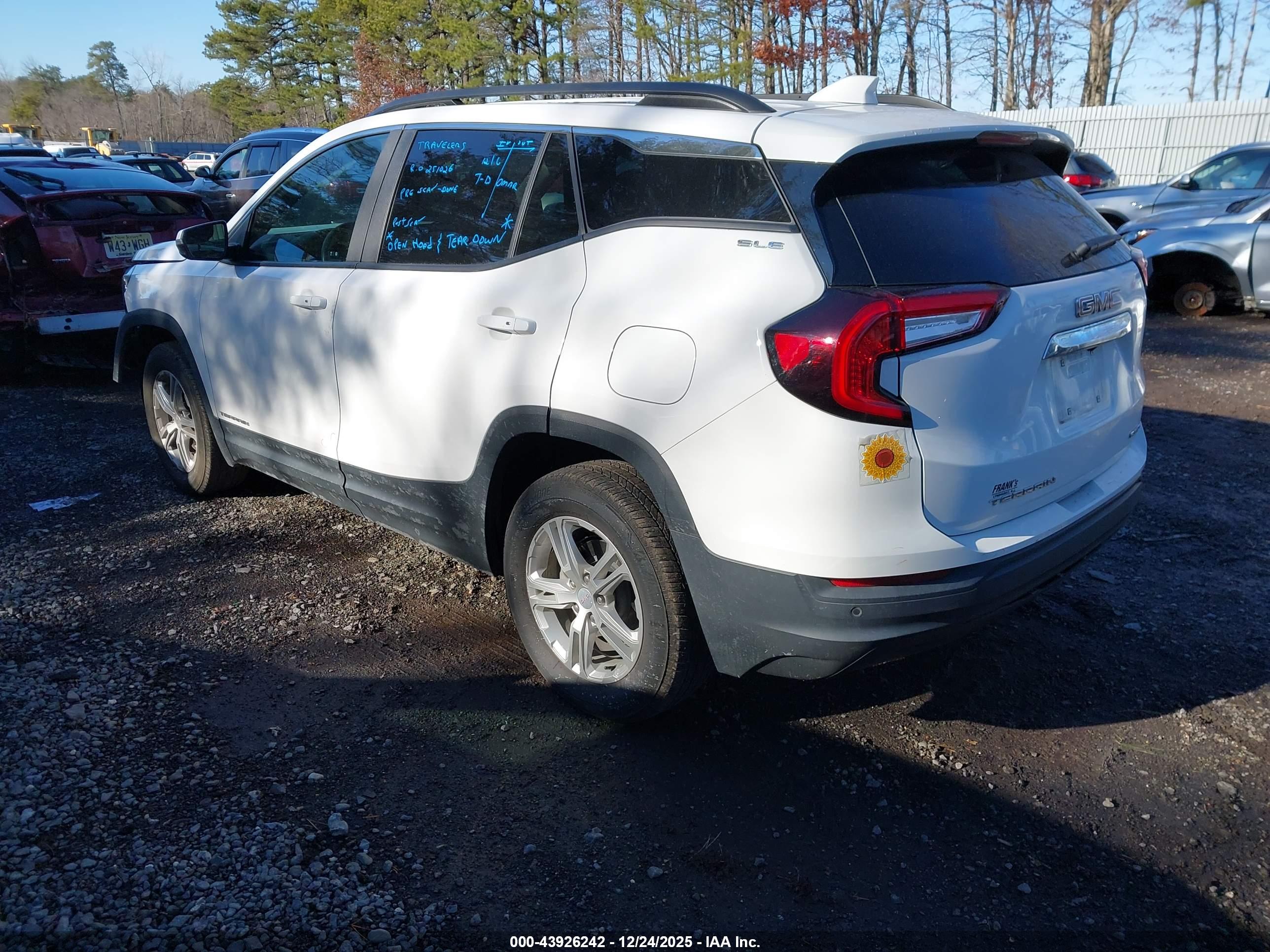 GMC TERRAIN image 3