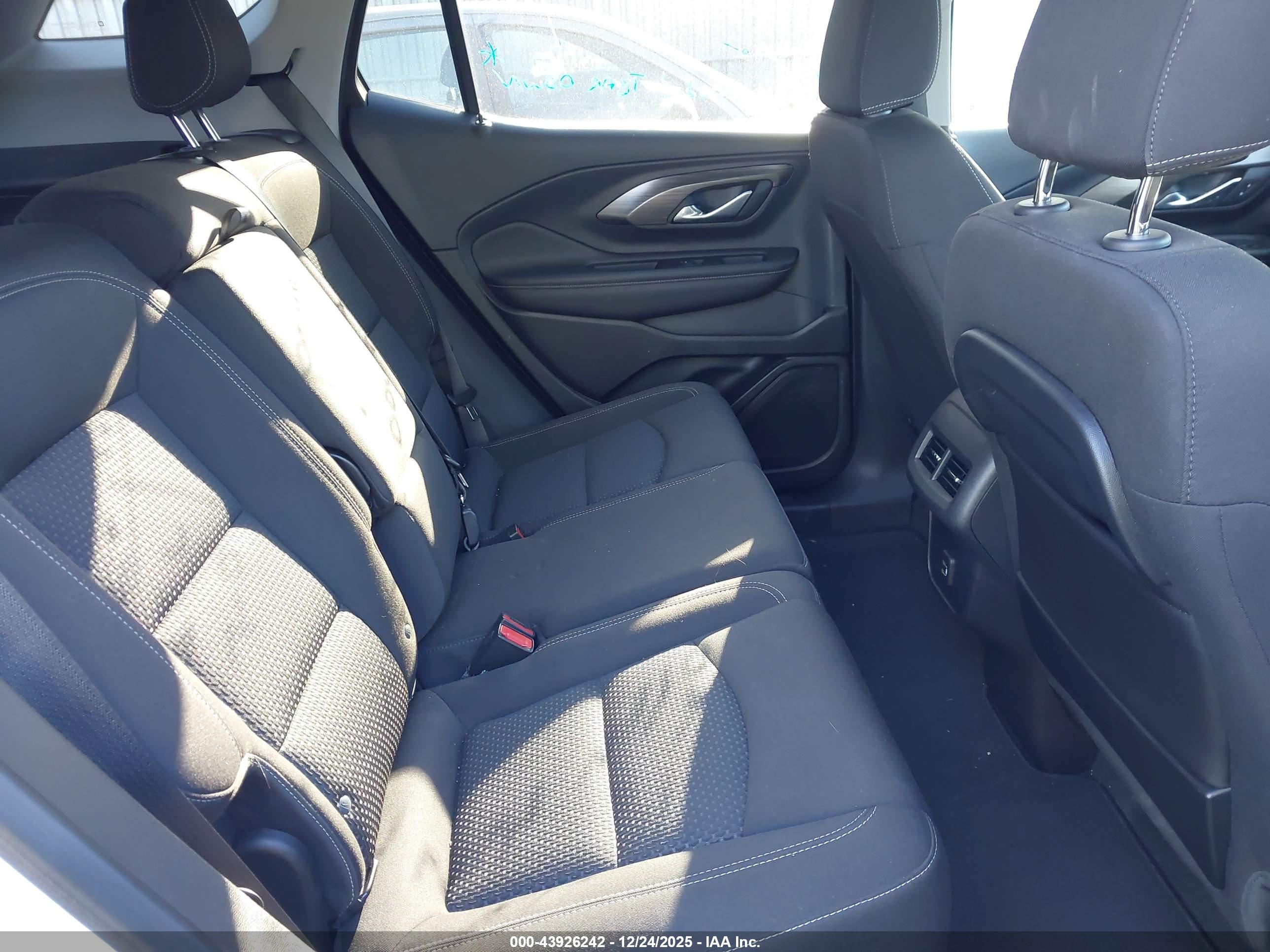 GMC TERRAIN image 8