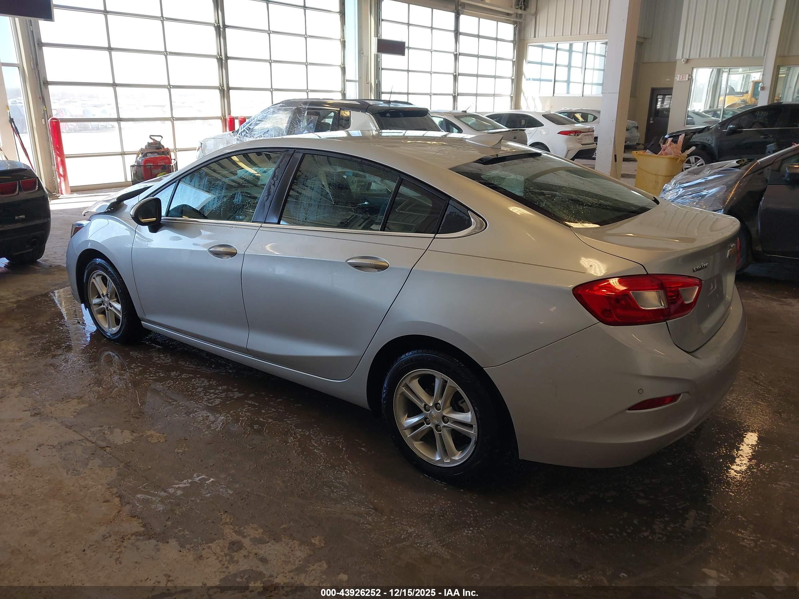CHEVROLET CRUZE image 3