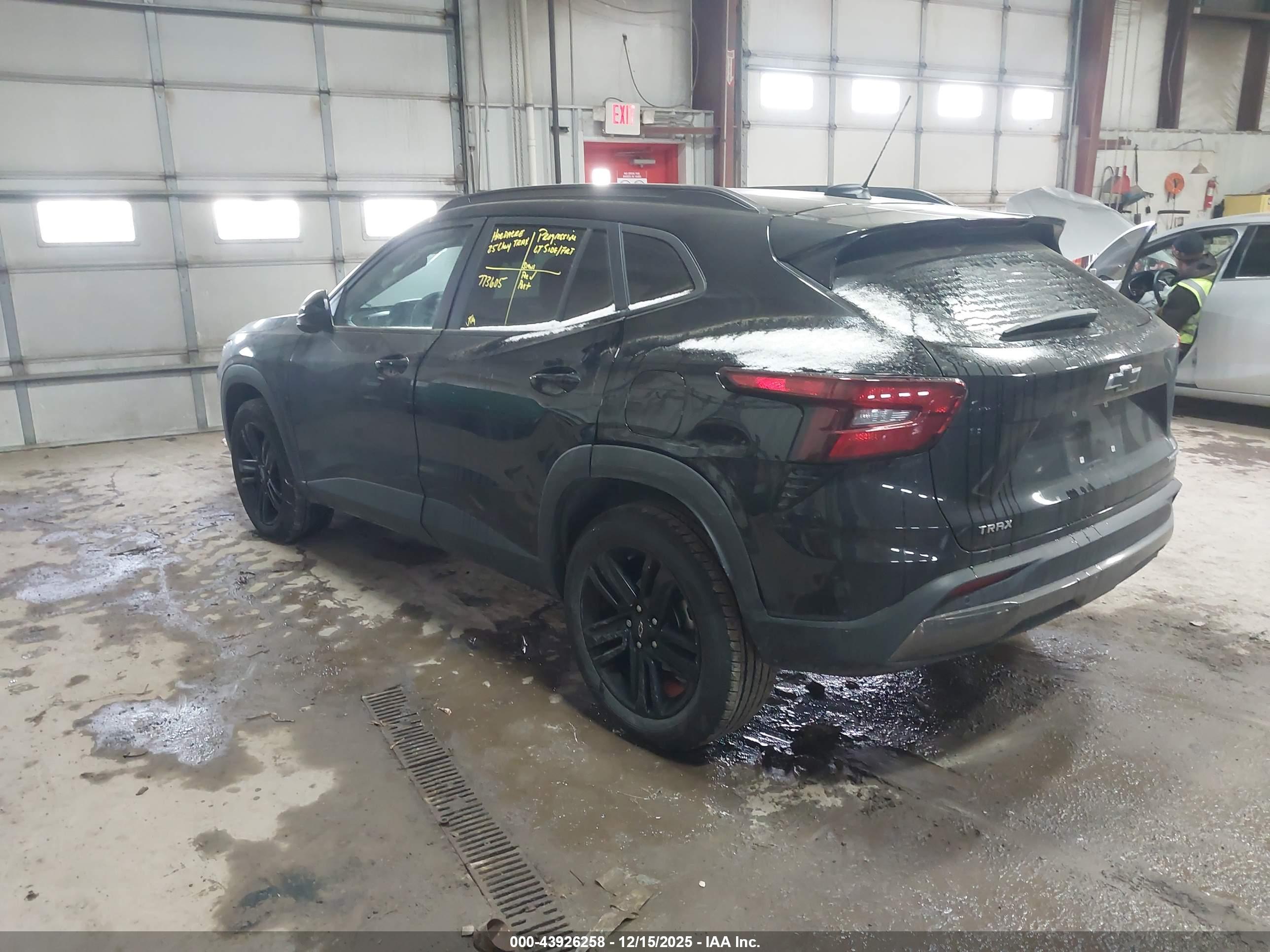CHEVROLET TRAX image 3