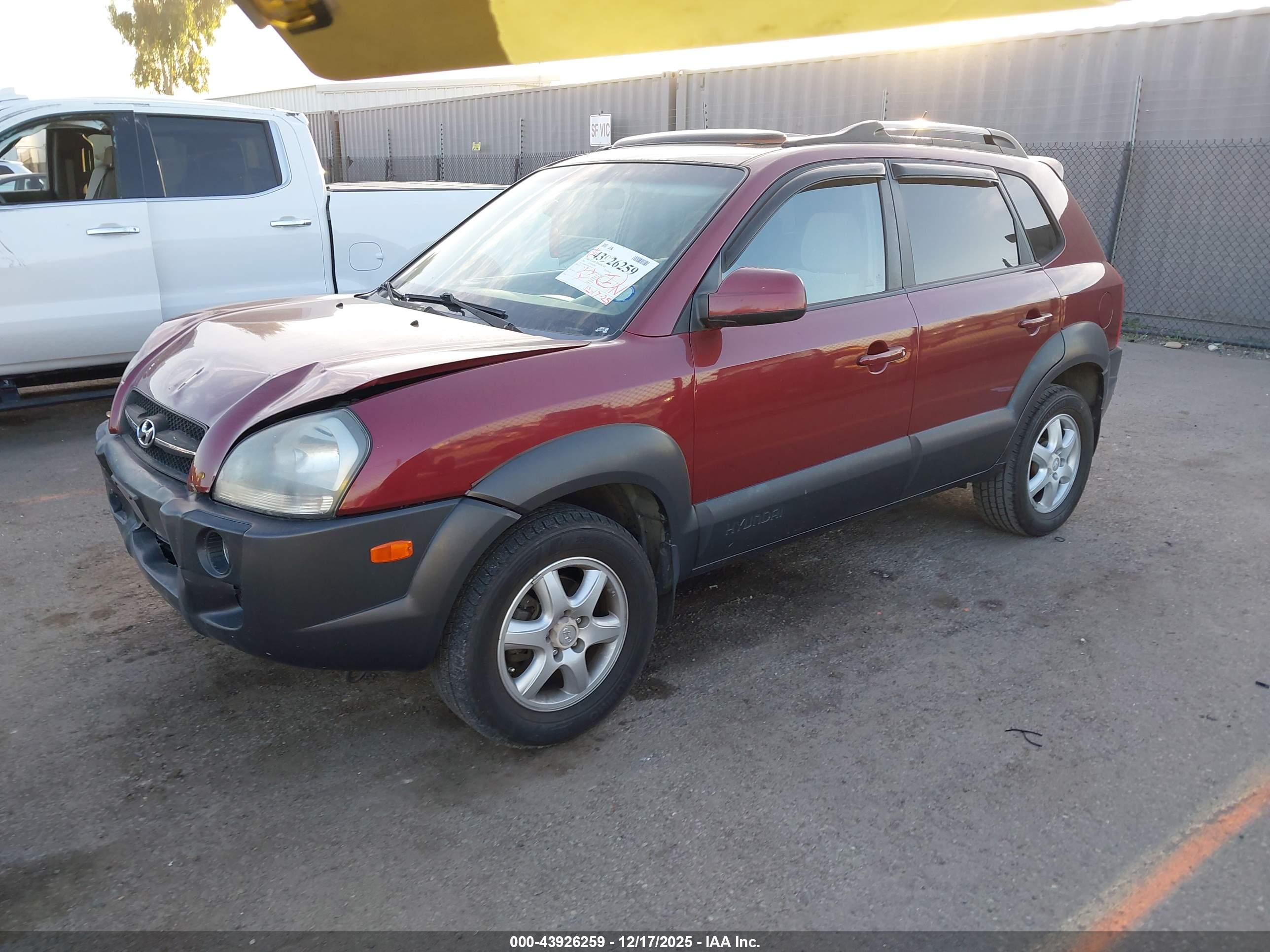 HYUNDAI TUCSON image 2