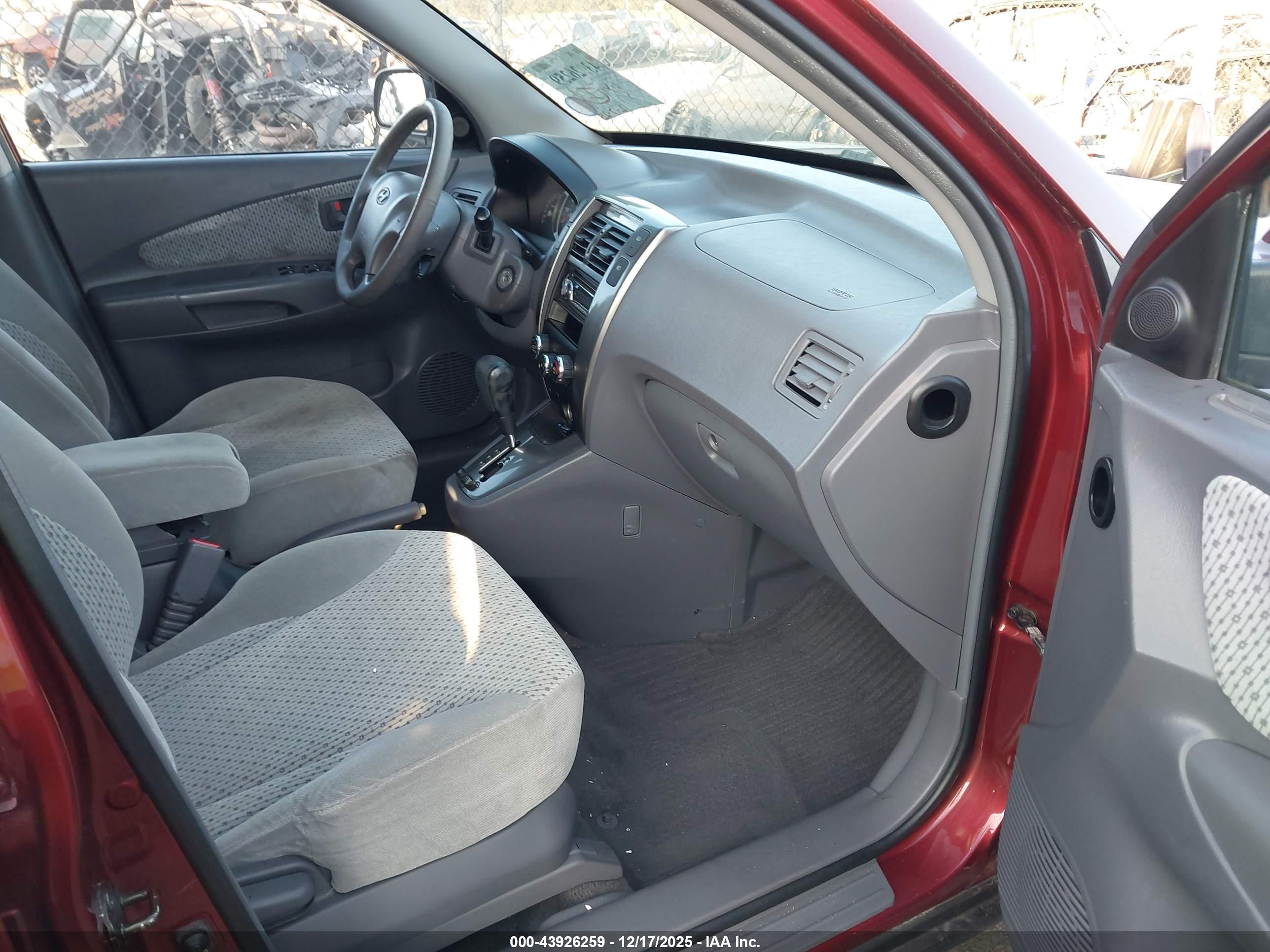 HYUNDAI TUCSON image 5