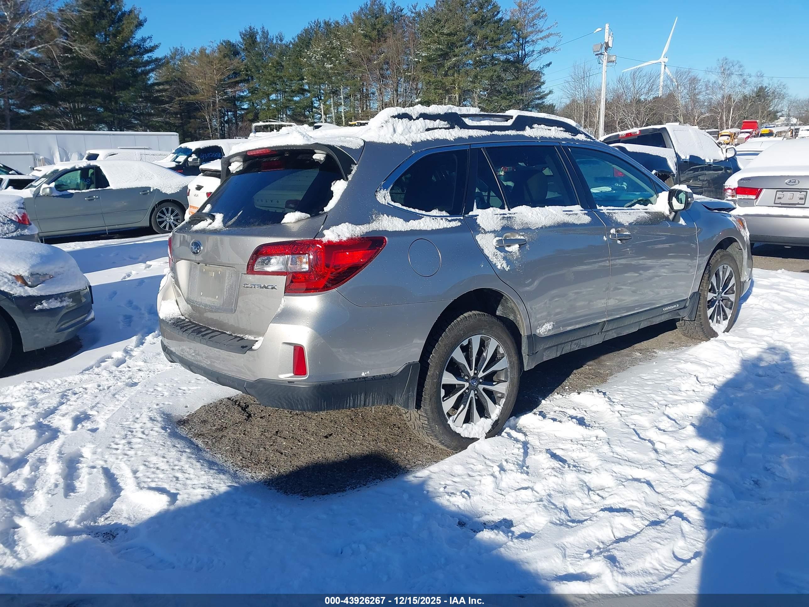 SUBARU OUTBACK image 4