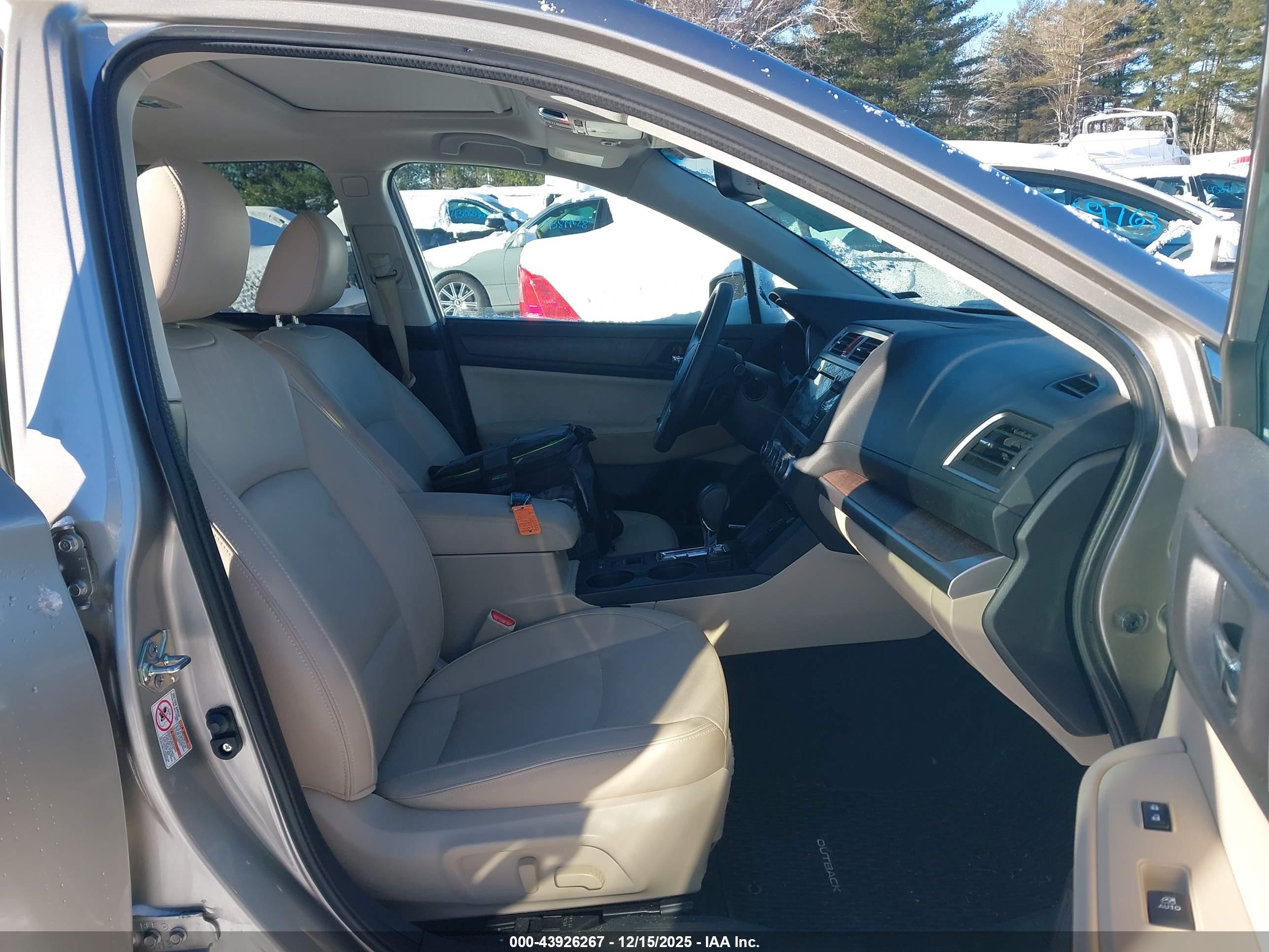 SUBARU OUTBACK image 5