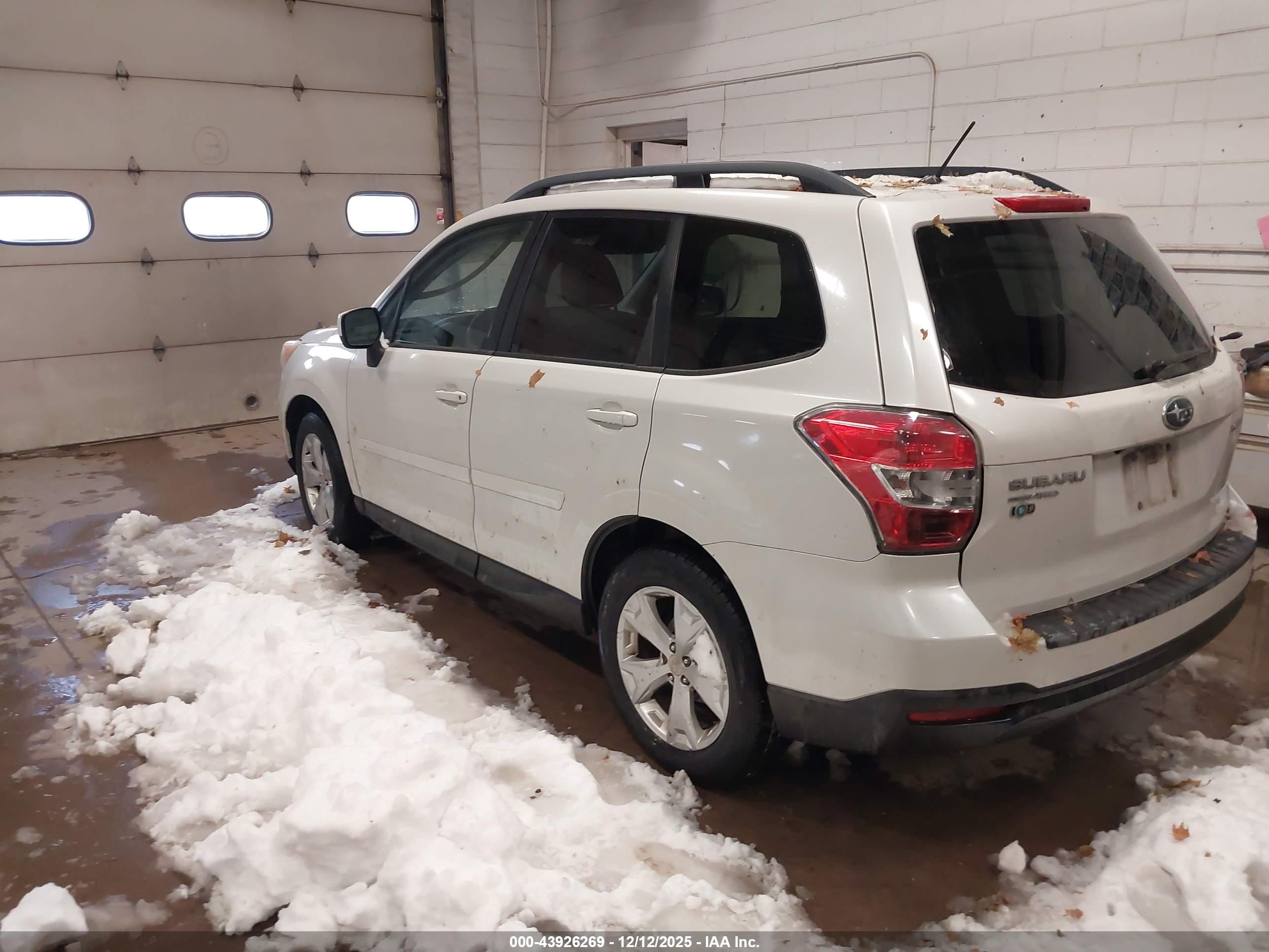 SUBARU FORESTER image 3