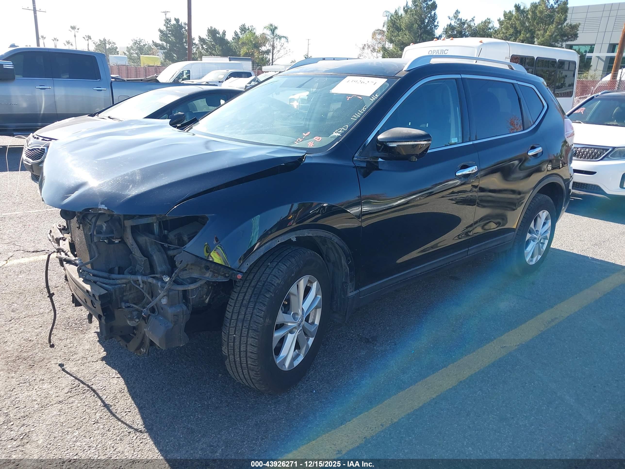 NISSAN ROGUE image 2