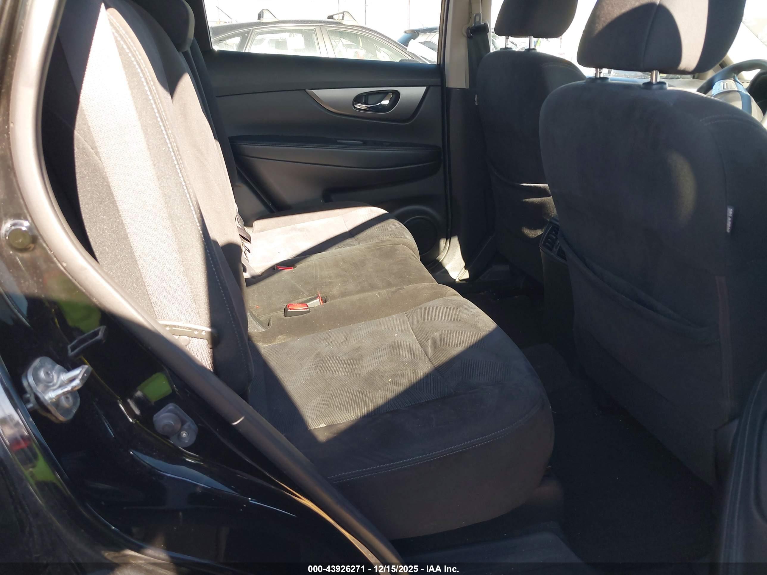 NISSAN ROGUE image 8