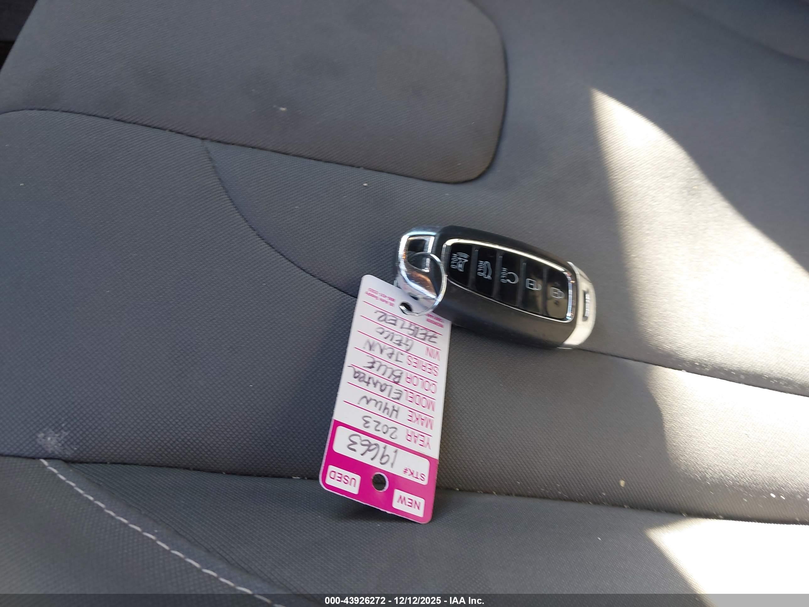 HYUNDAI ELANTRA image 11