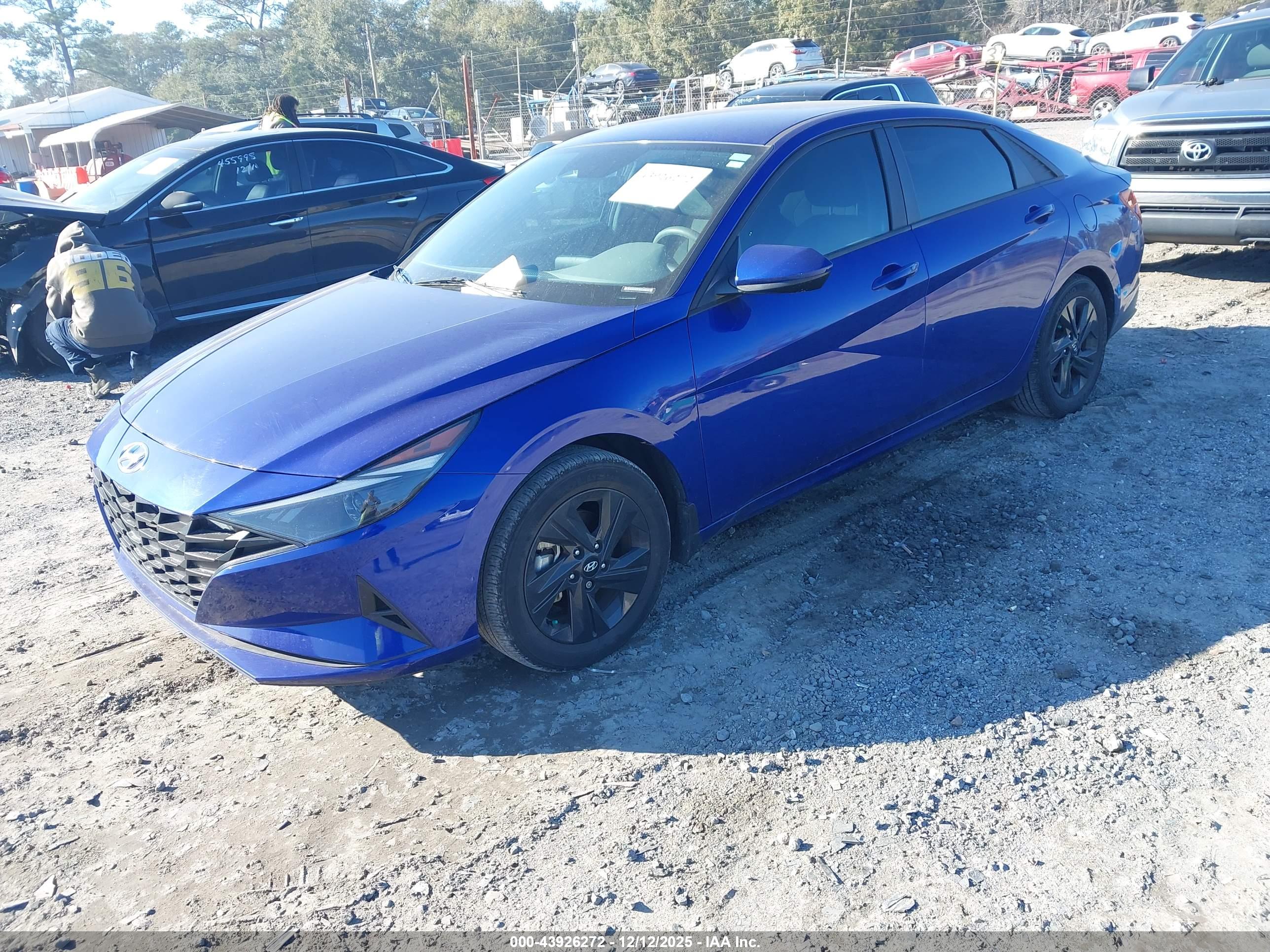 HYUNDAI ELANTRA image 2