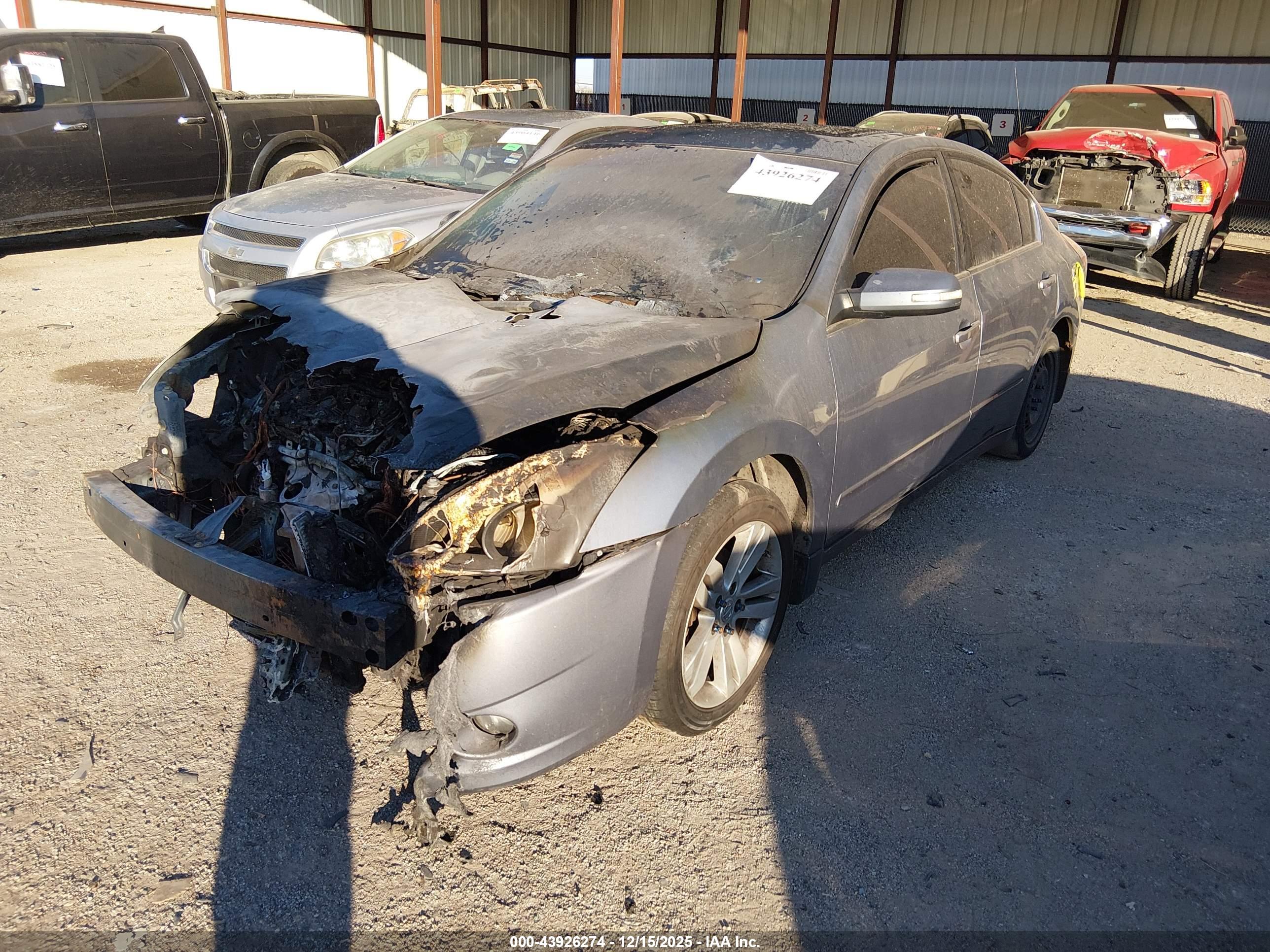 NISSAN ALTIMA image 2