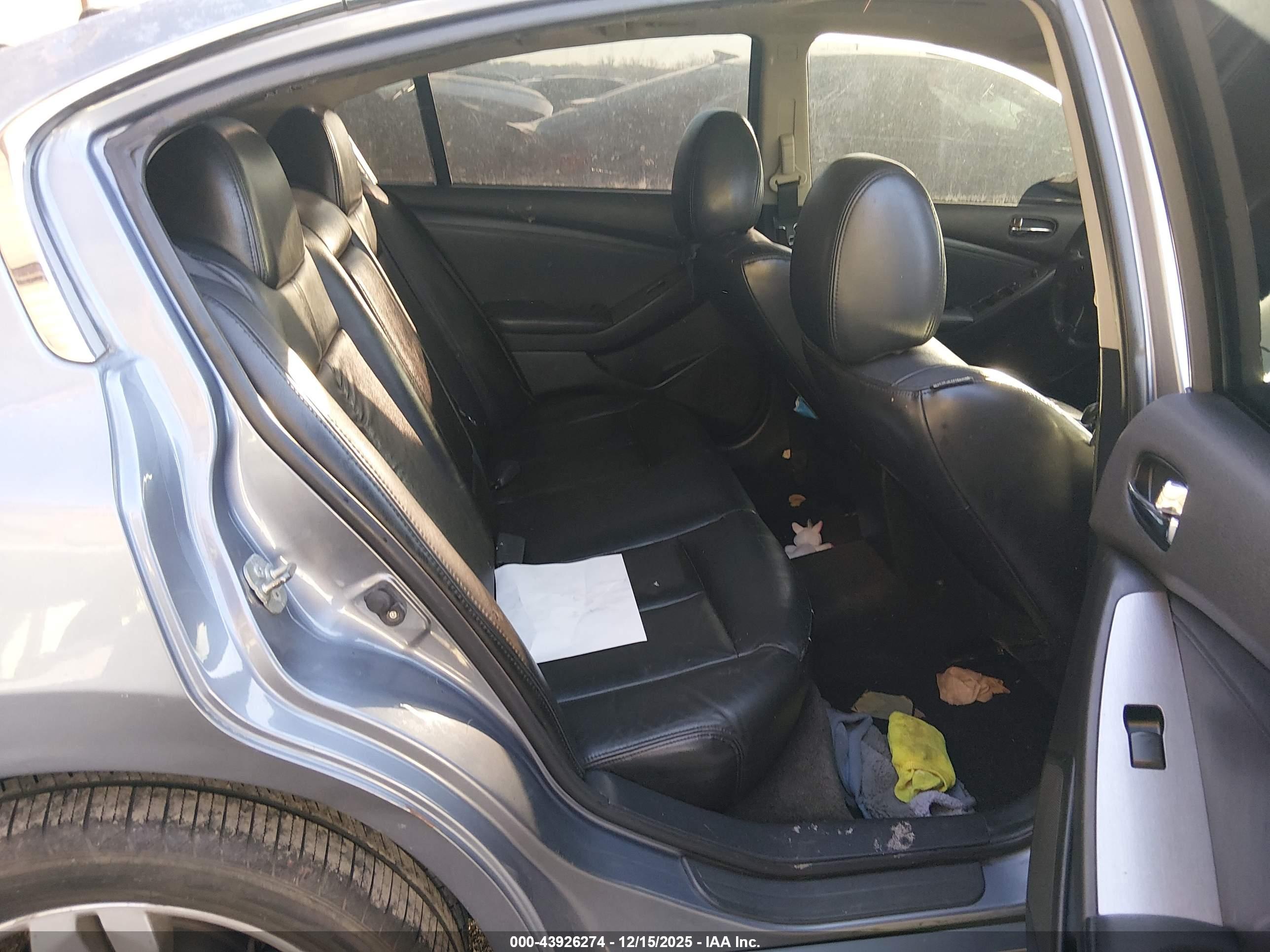 NISSAN ALTIMA image 8