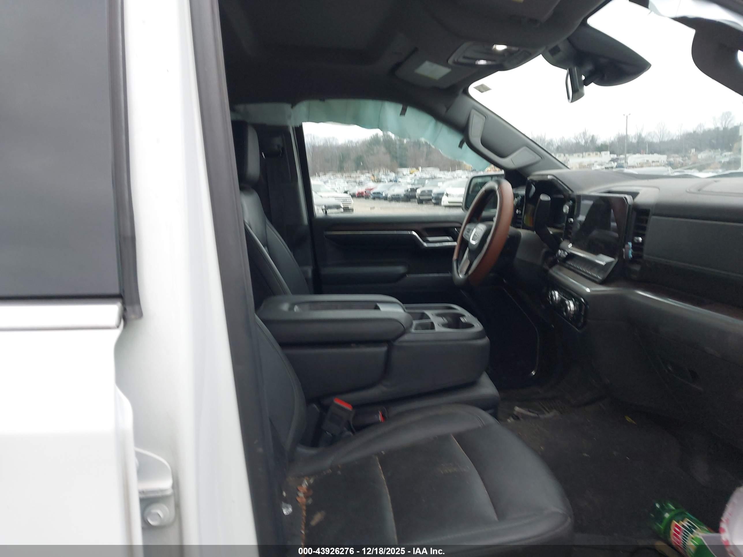 GMC SIERRA image 5