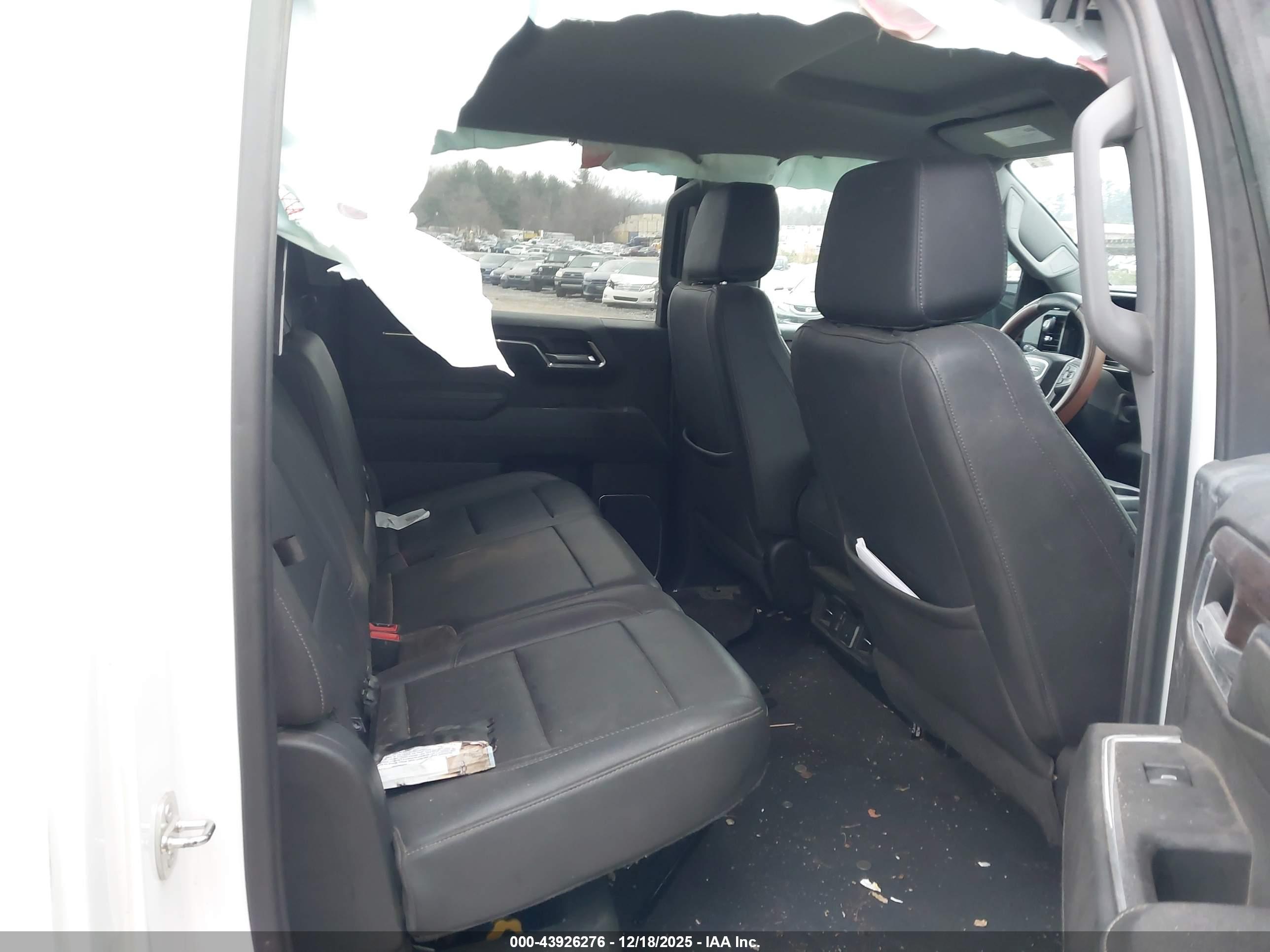 GMC SIERRA image 8